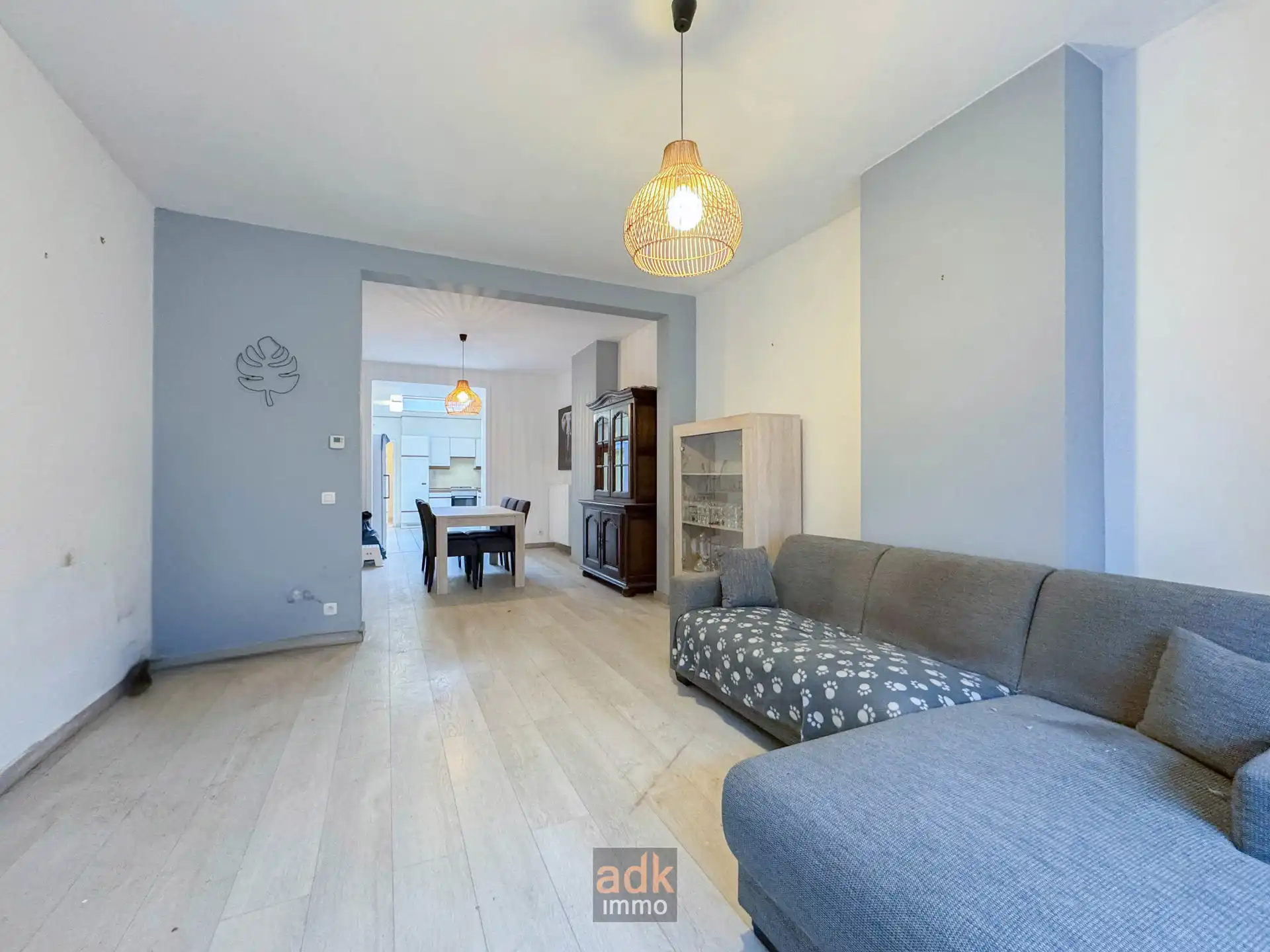 Herenhuis te koop met zuidwest gerichte tuin en parkeerplaats. Vernieuwd dak, nieuwe elektriciteit & nieuwe aardgas-CV foto 8