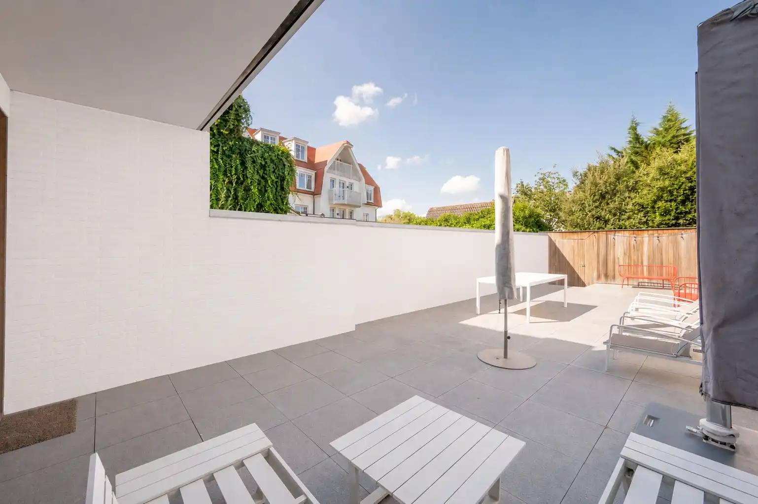 Recente woning aan het karaktervolle Oosthoekplein. foto 17