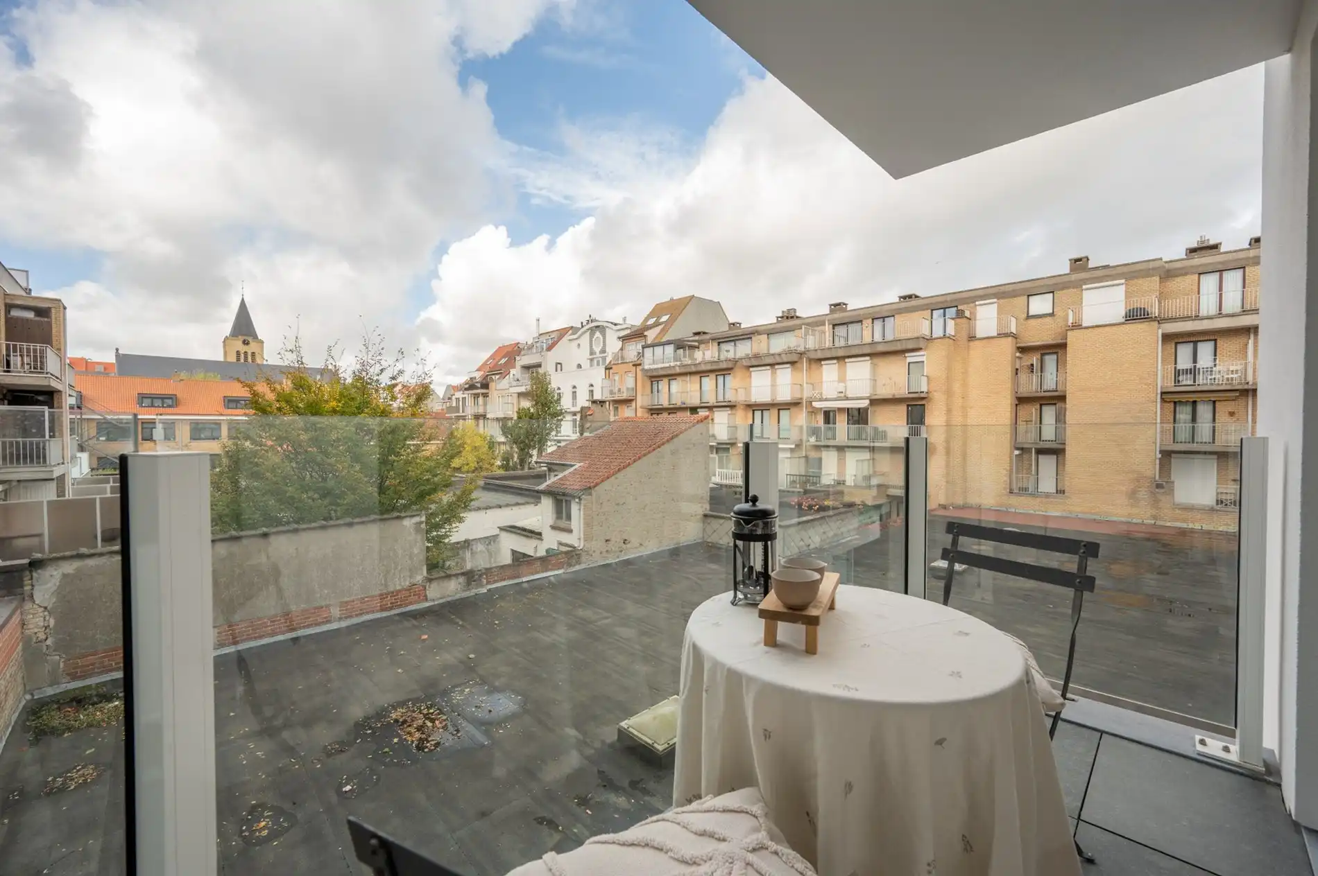 Stijlvol en volledig gerenoveerd appartement op wandelafstand van zee en het commerciële centrum. foto 22