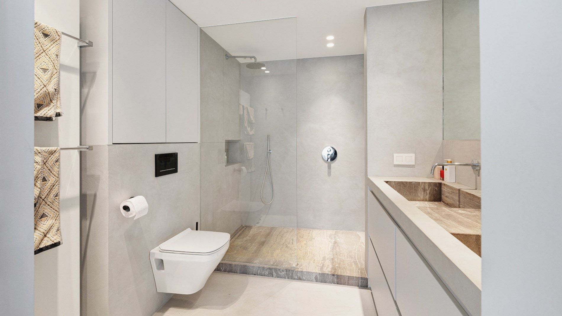 Luxueus vernieuwd appartement op de Zeedijk vlakbij het Rubensplein te Albertplage. Garage te koop foto 16