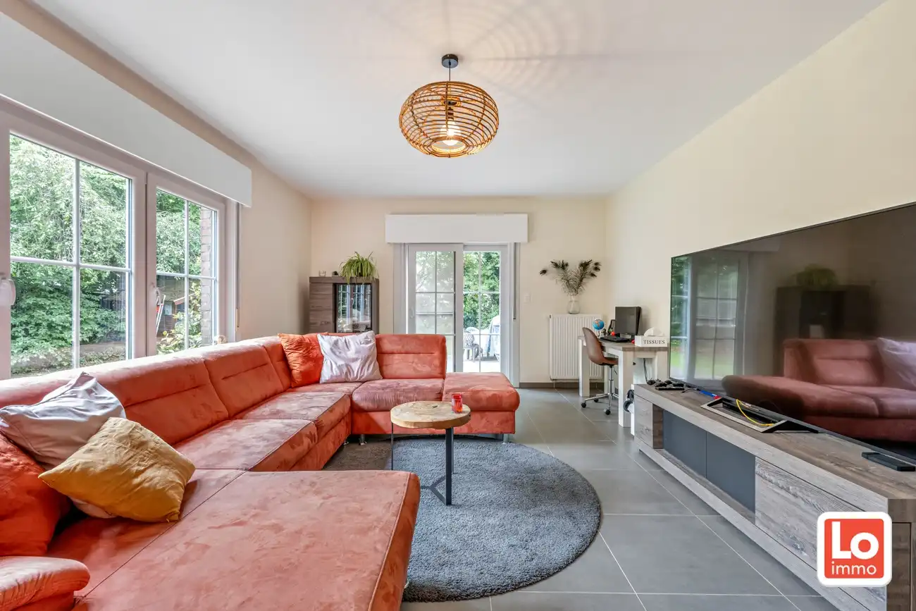 VERKOCHT! Charmante instapklare alleenstaande villa met afzonderlijke garage en grote ‘volwassen groene’ tuin vlakbij alle hoofdwegen in Oostakker. foto 7