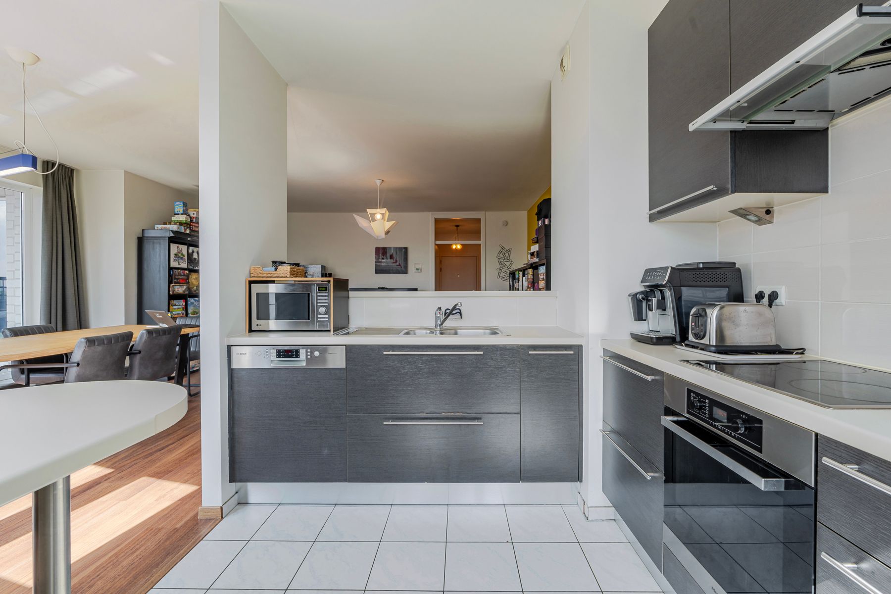 2 slaapkamer appartement & staanplaats - Jardins de Jette foto 4