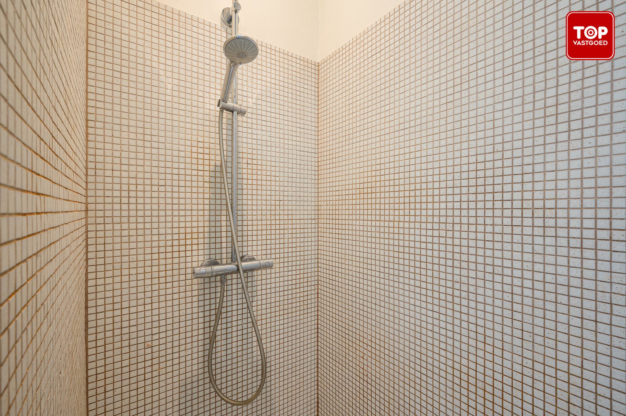 Charmante op te frissen woning nabij Gent-centrum, ideaal als starters- of opbrengstwoning foto 13