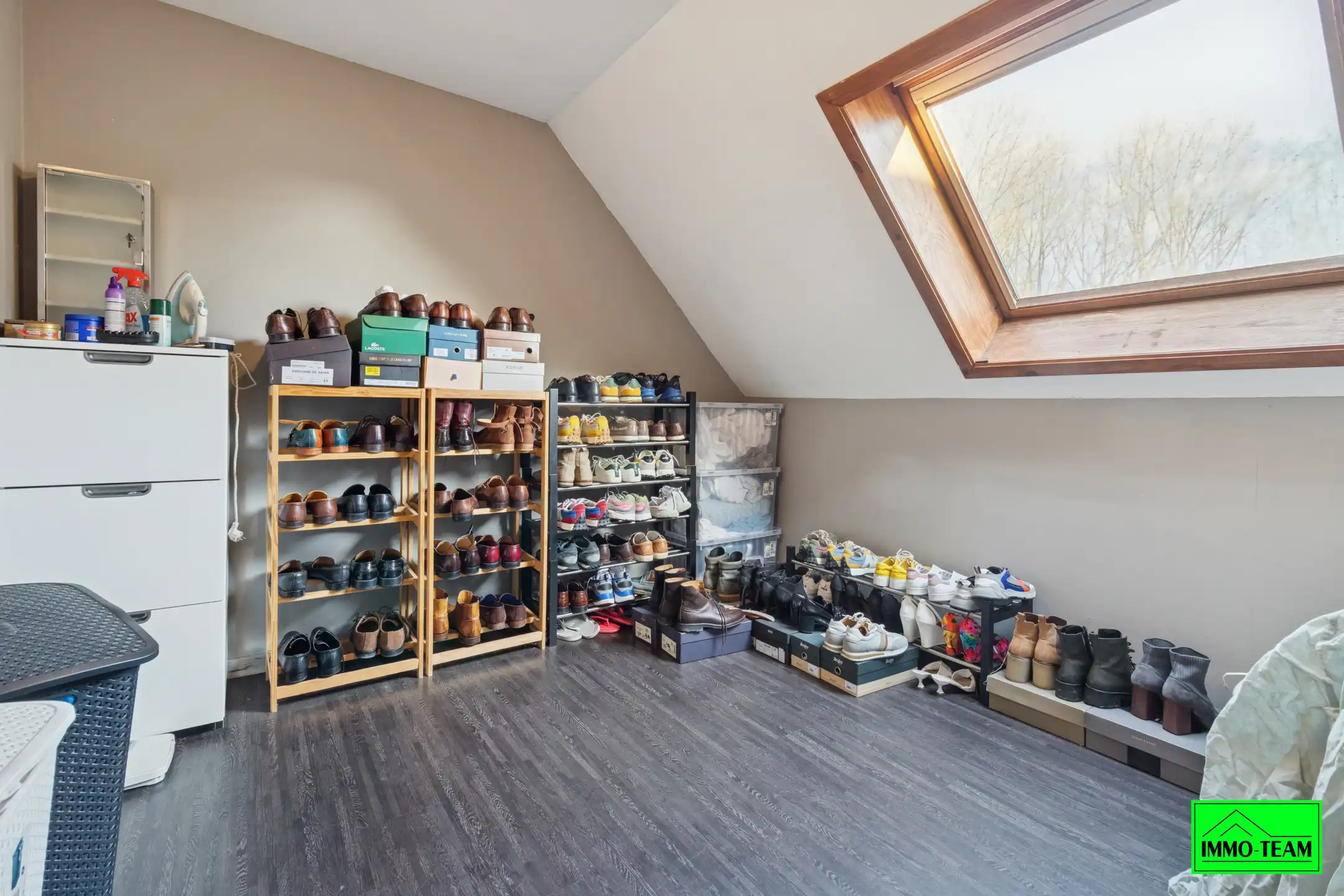 Ruime 3-gevelwoning met 4 slaapkamers en tuin foto 15