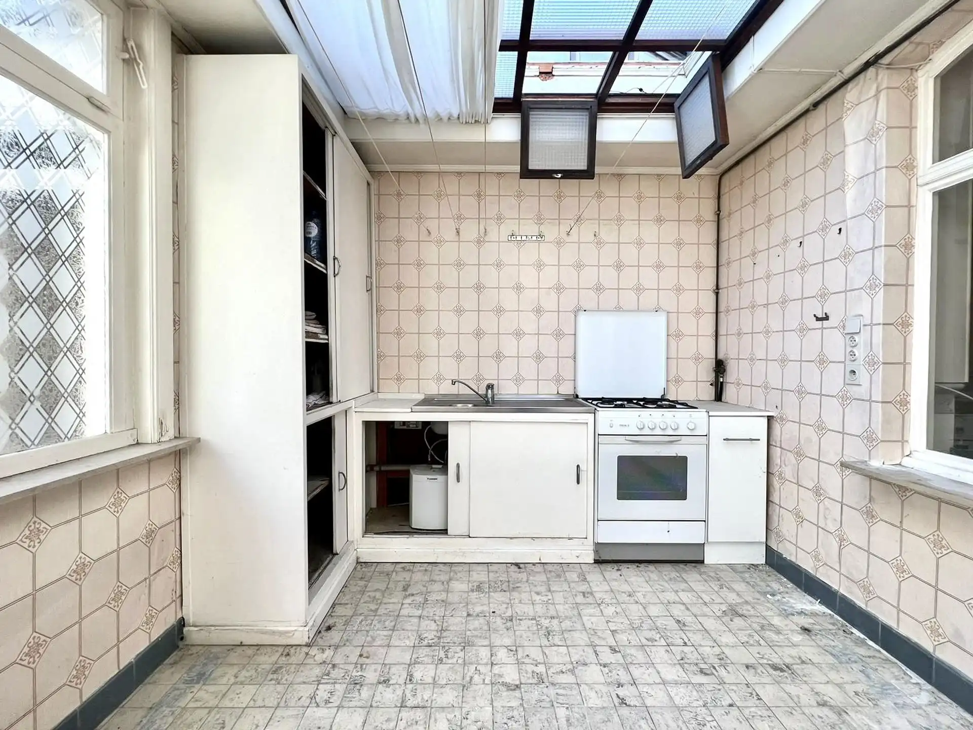 Te renoveren woning met potentieel! foto 9