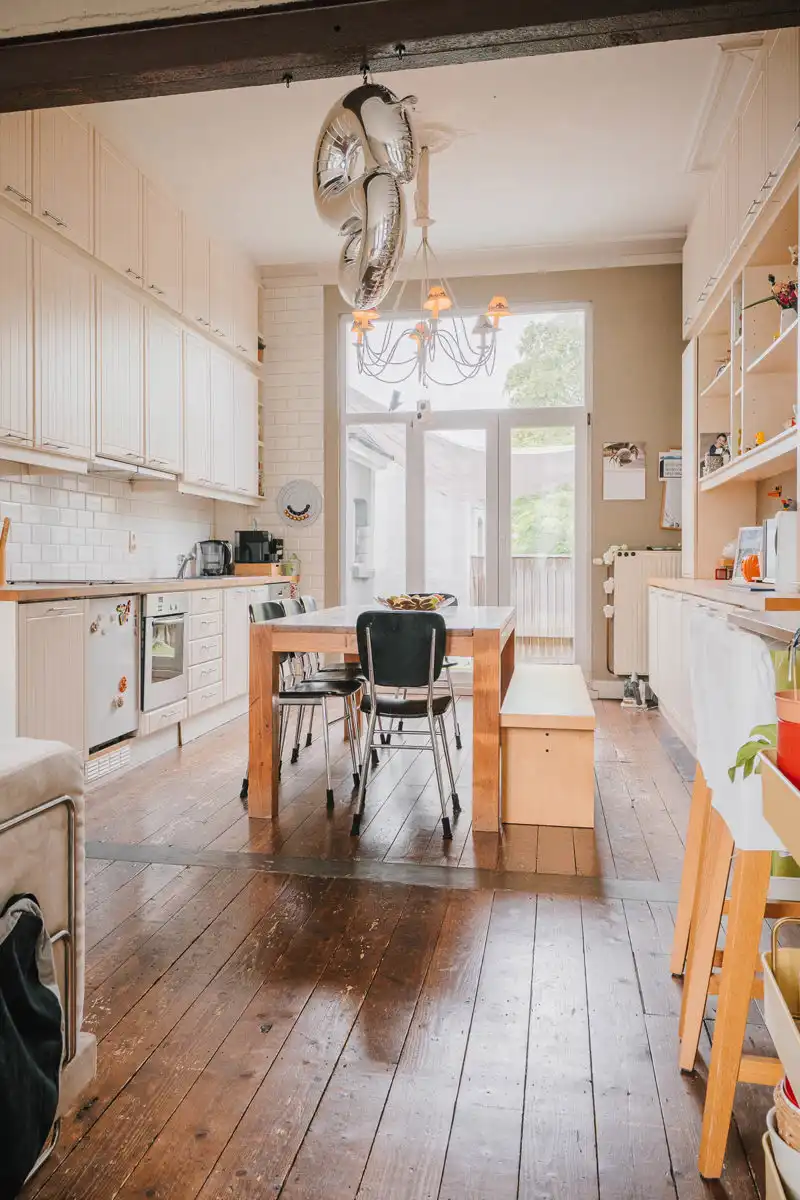 Prachtig herenhuis vol karakter met een gezellige tuin foto 15