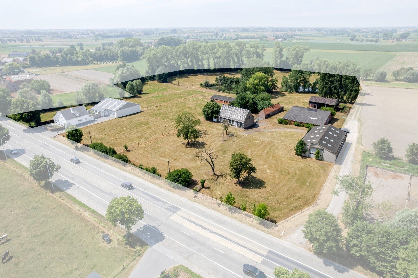 Karaktervolle hoeve met rustieke elementen. Aankoop tot domein van 4 hectare. foto 4