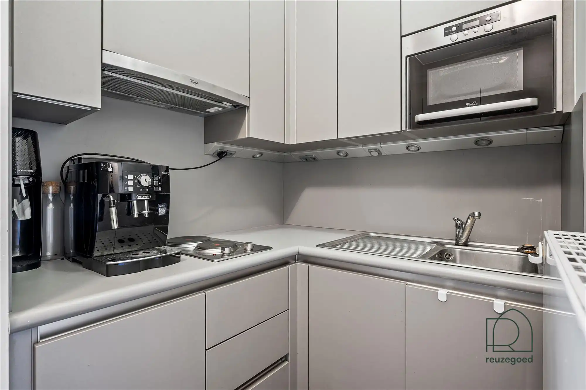 Handelspand met topligging op het Kerkplein van Bonheiden foto 18