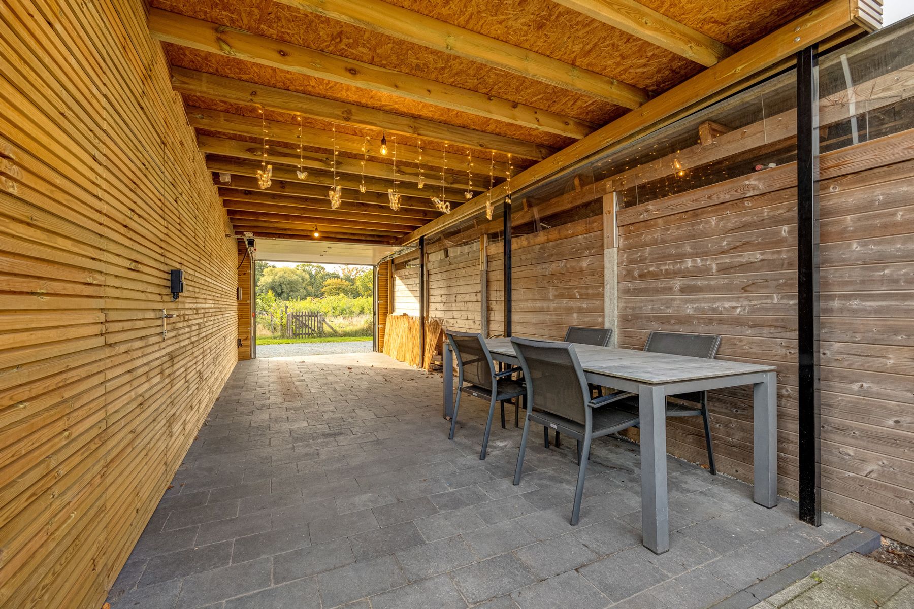Charmante en goed onderhouden woning met 2 à 3 slk + garage foto 27