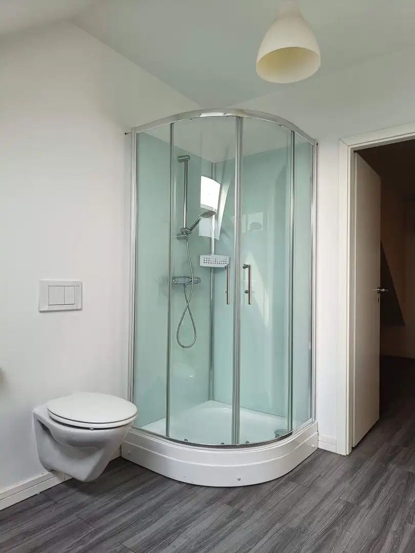 Gerenoveerd appartement met 3 slaapkamers foto 18