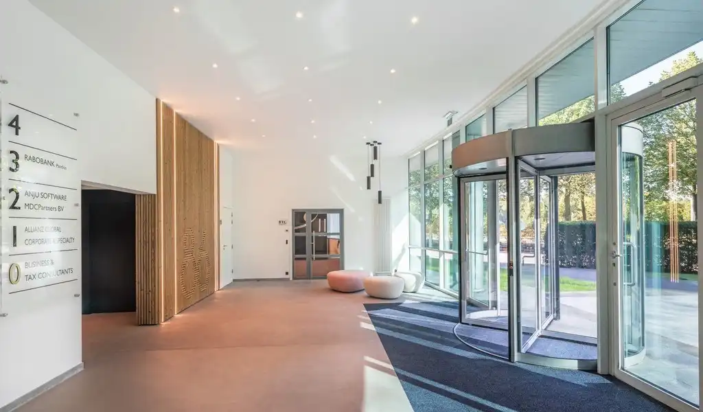 Kantoorruimte te huur in "Rubens Building" te Berchem foto 7