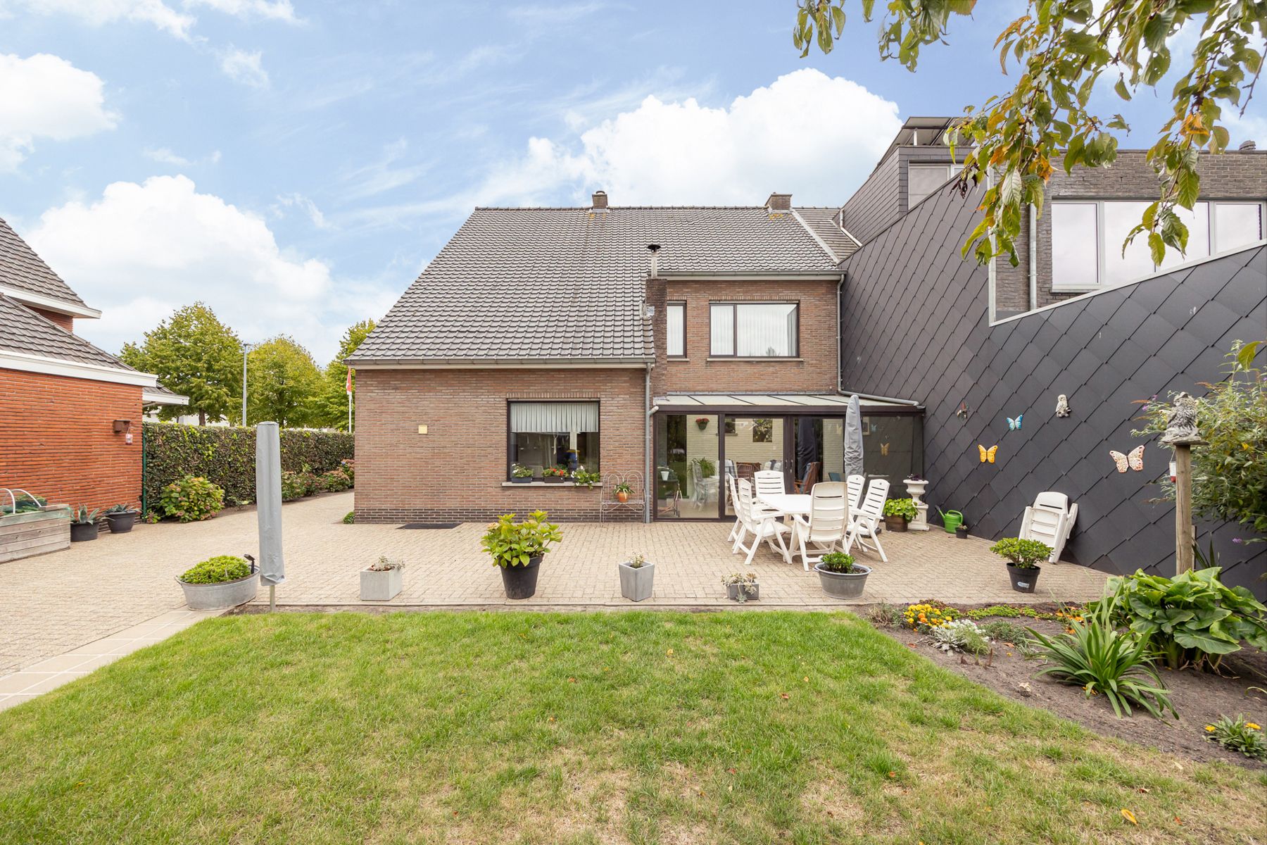 Ruime woning met 4 slks en 2 bdks op 886 m² foto 33