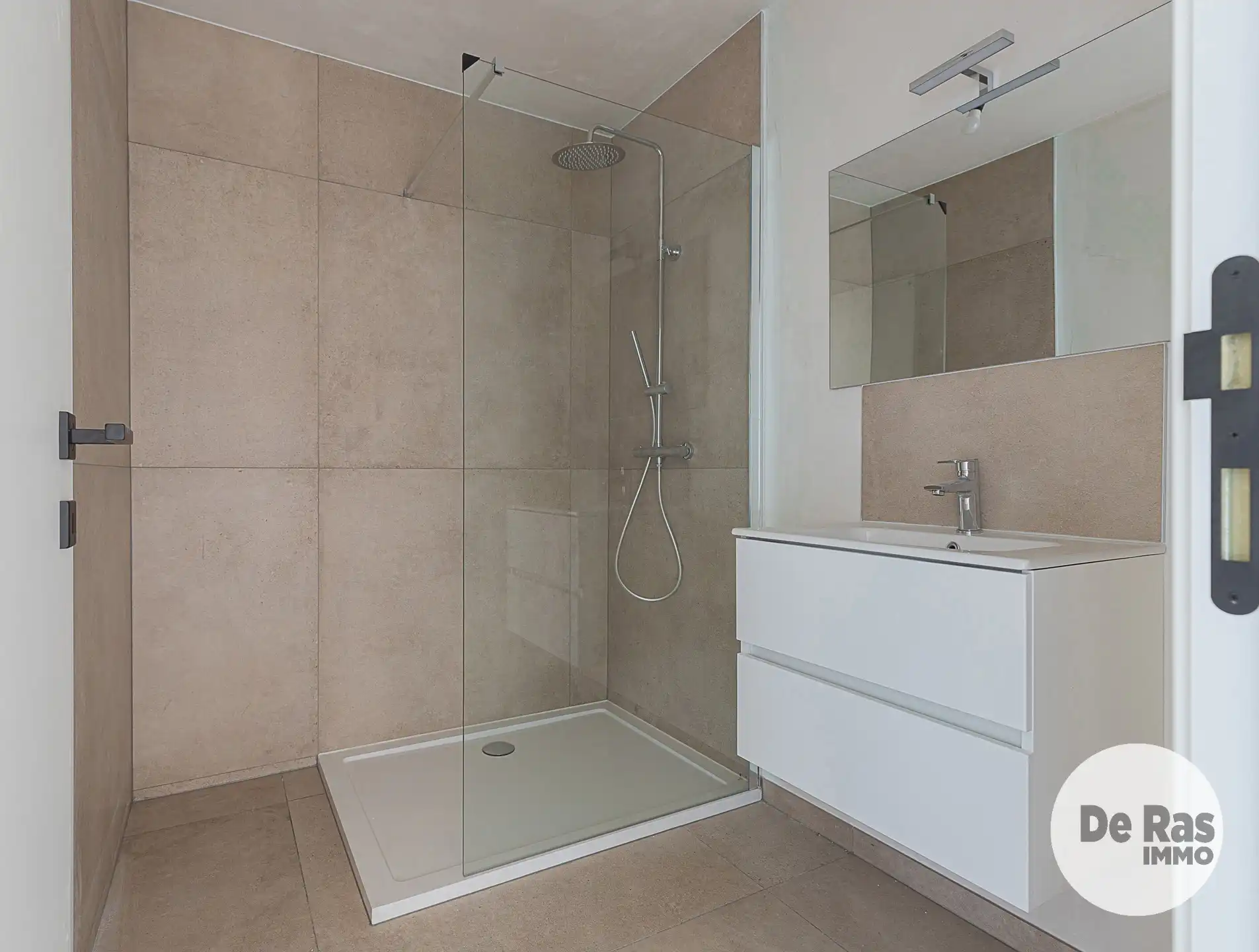 HELDERGEM - Tijdloze nieuwbouw voorzien van alle comfort foto 12