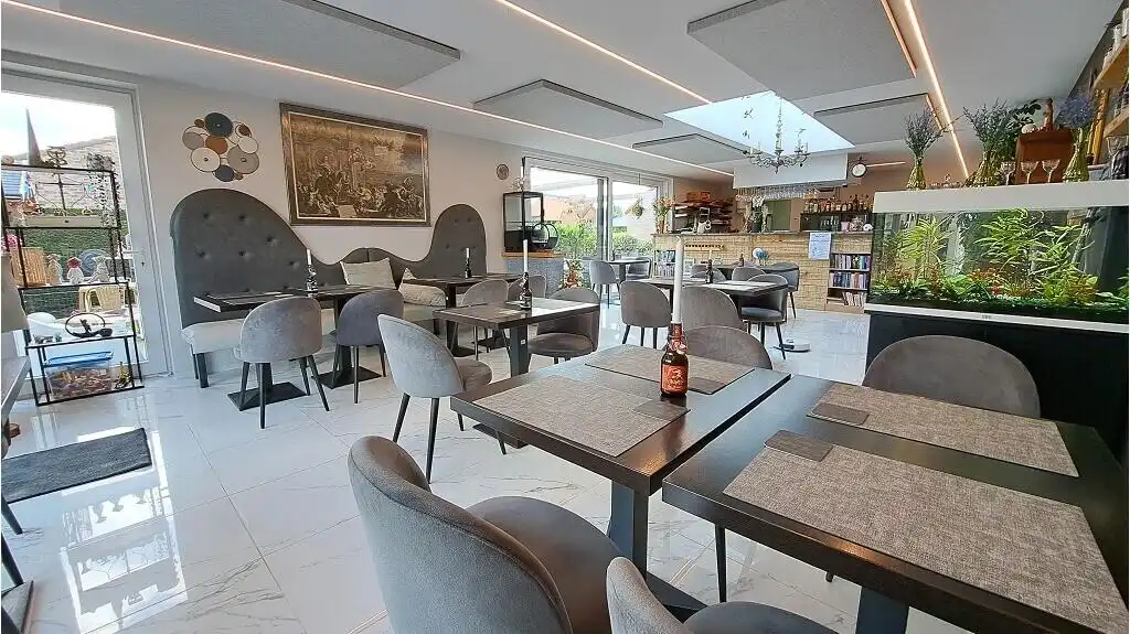 Overname instapklaar eetcafe - tearoom met 2 terrassen in Nieuwpoort foto 2