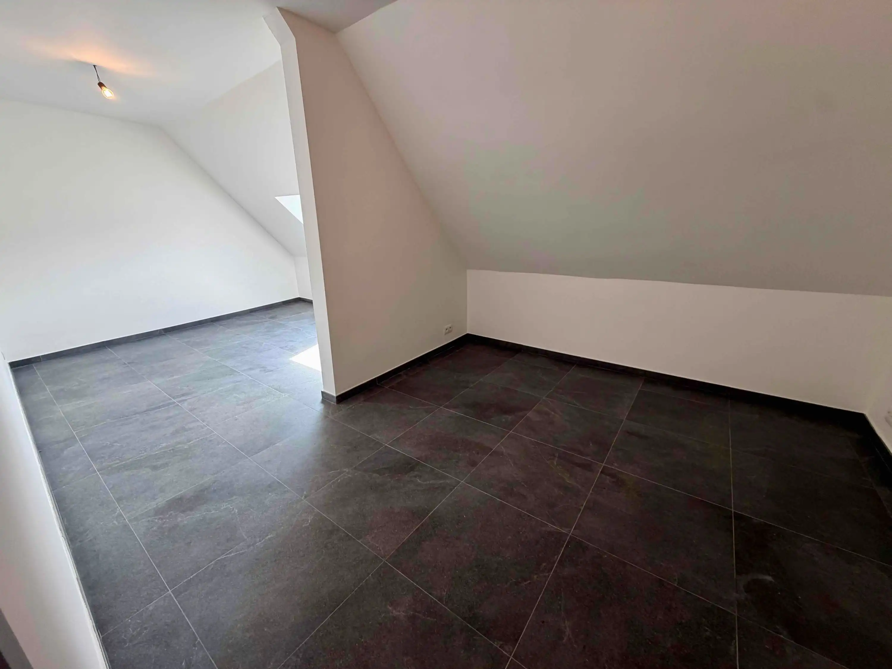 Gerenoveerd handelspand met instapklaar duplexappartement en tuintje foto 15