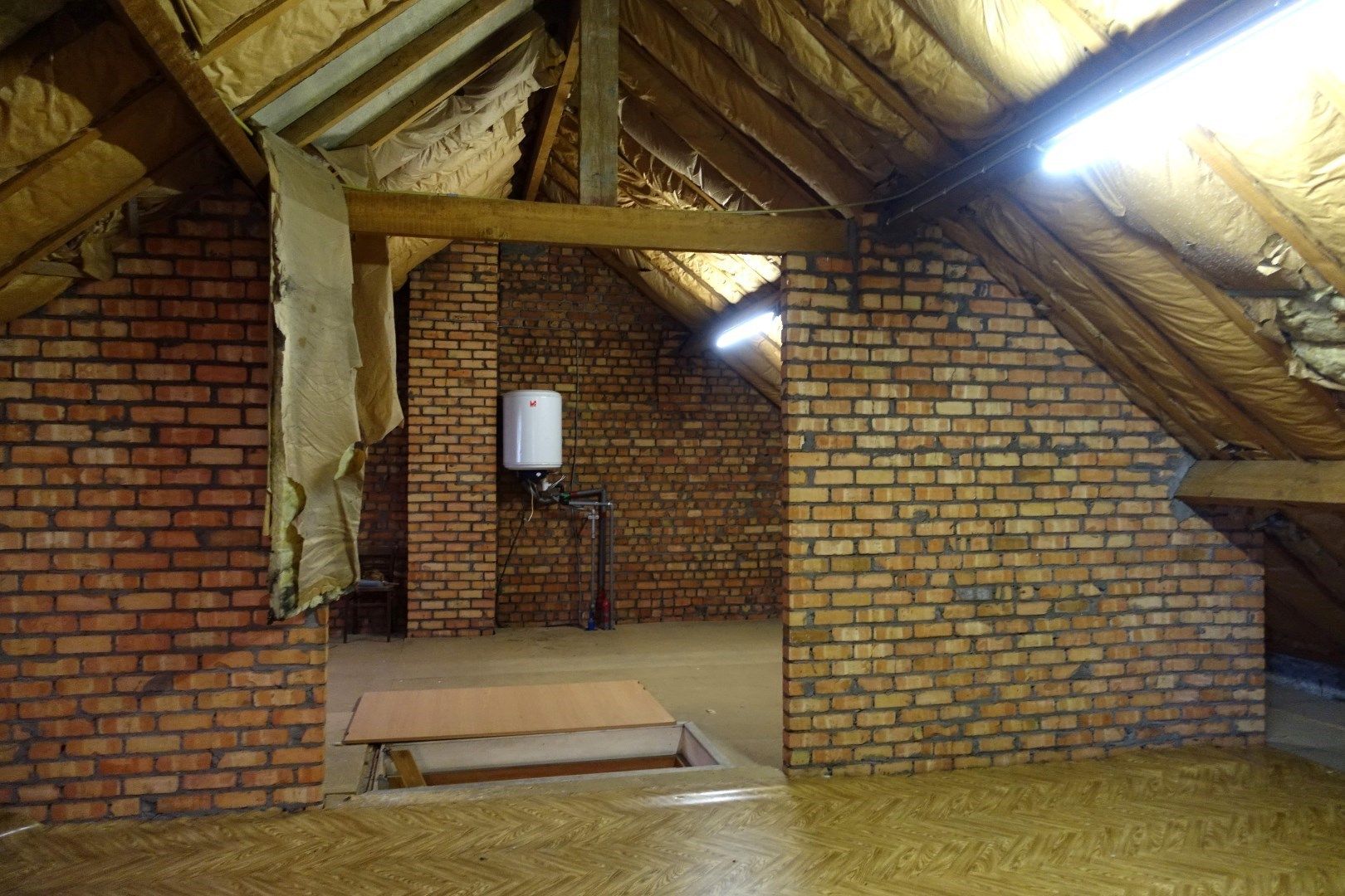 Op te frissen handelspand met woonst en garages op een uitstekende locatie in centrum Oudenburg foto 21