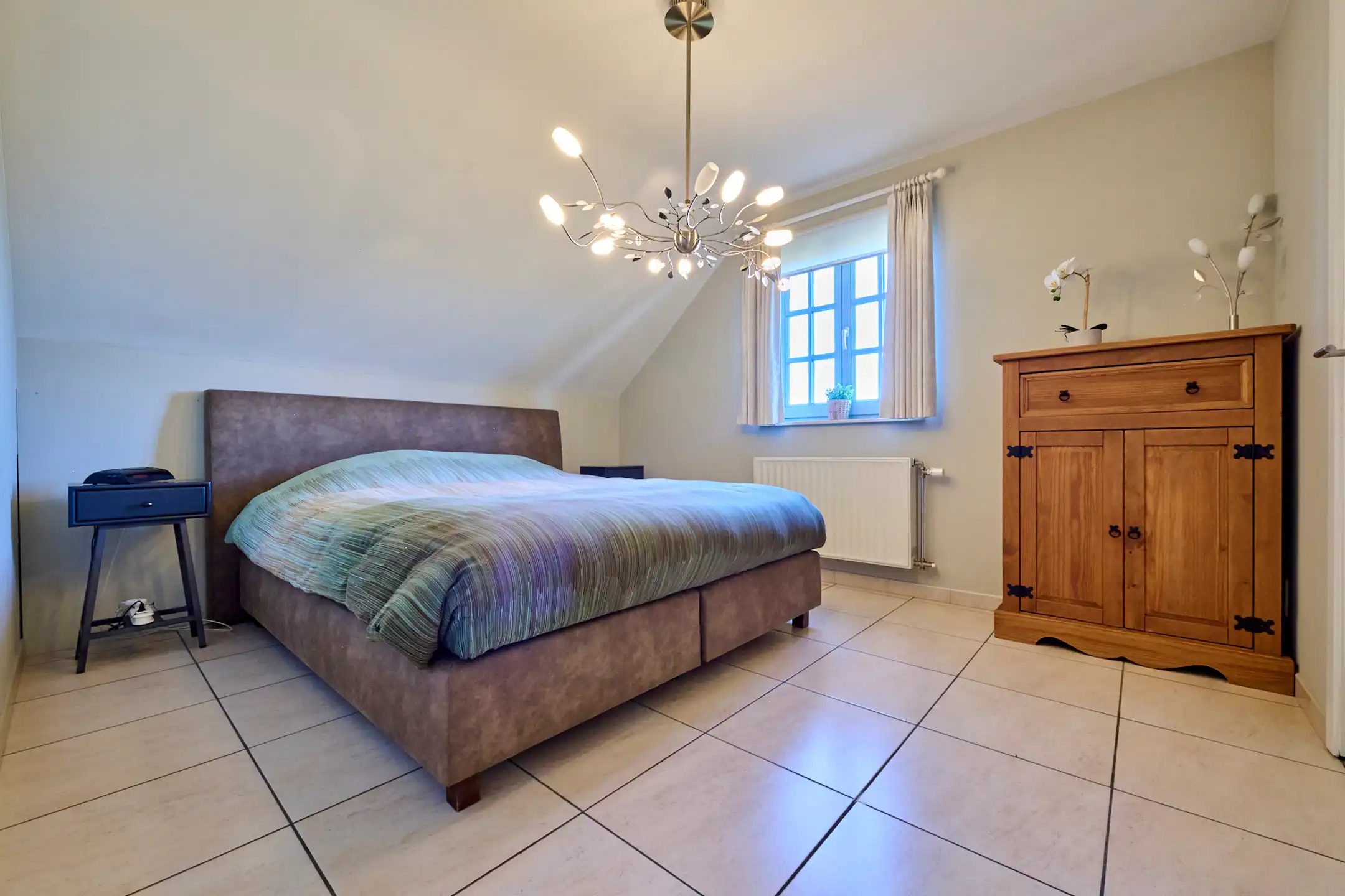 ZEER RUIME INSTAPKLARE WONING MET HOOGWAARDIGE AFWERKING foto 13