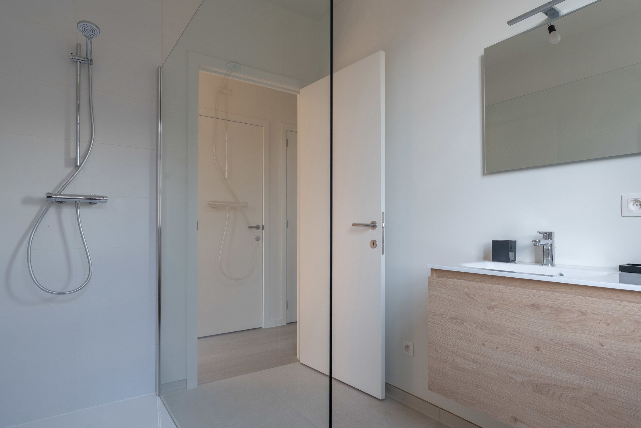 Knappe energiezuinige woningen met 5 slpks en garage foto 16