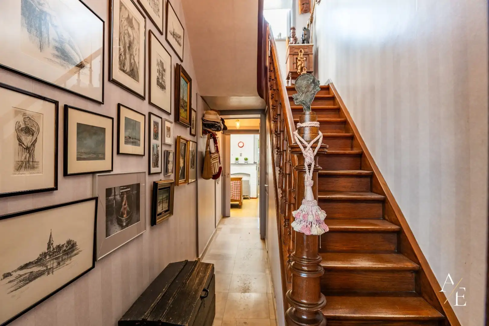 WETTEREN - Te renoveren herenhuis in het centrum! foto 6