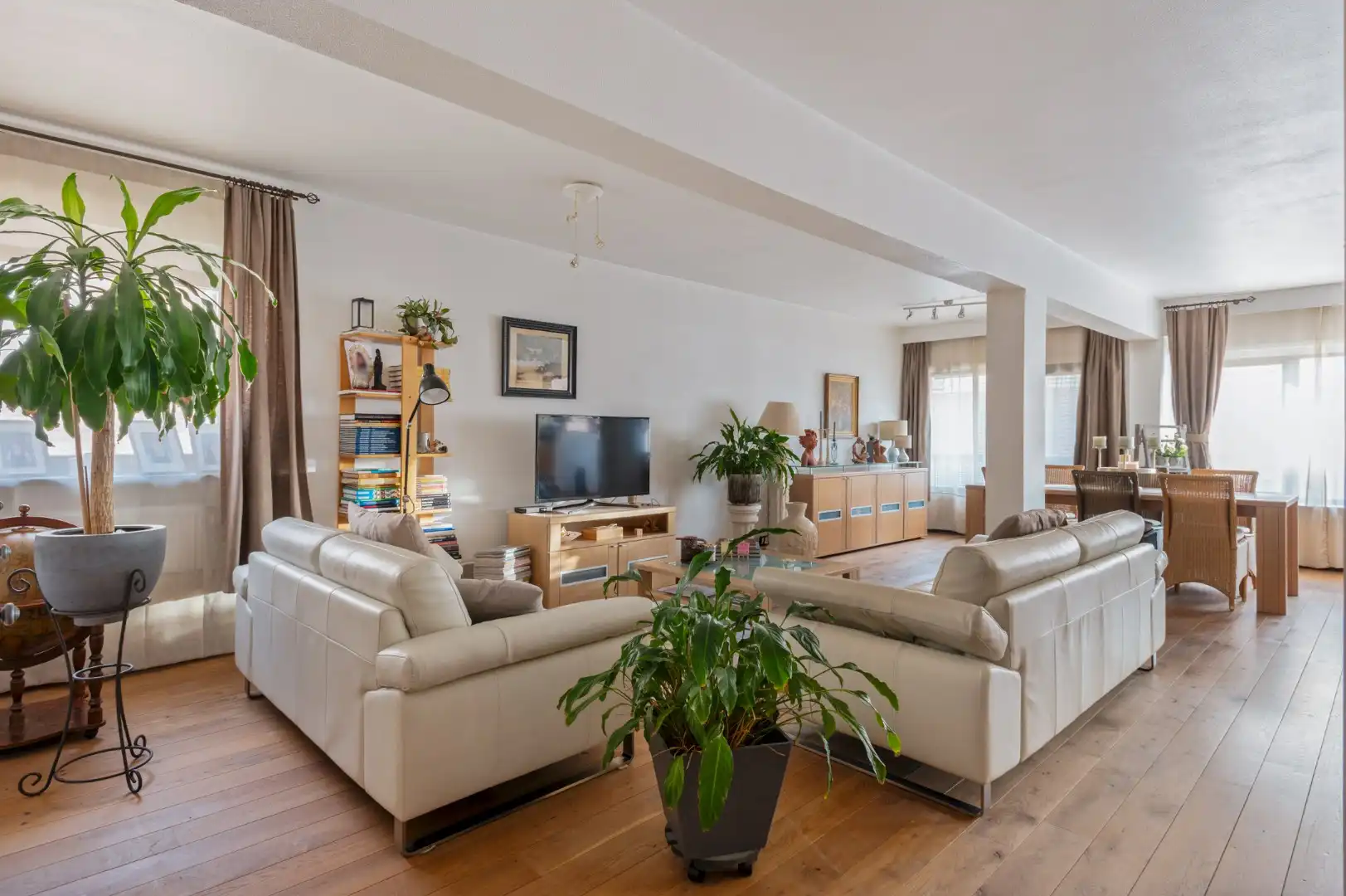 Ruimte en comfort in het bruisende hart van Brasschaat! foto 5