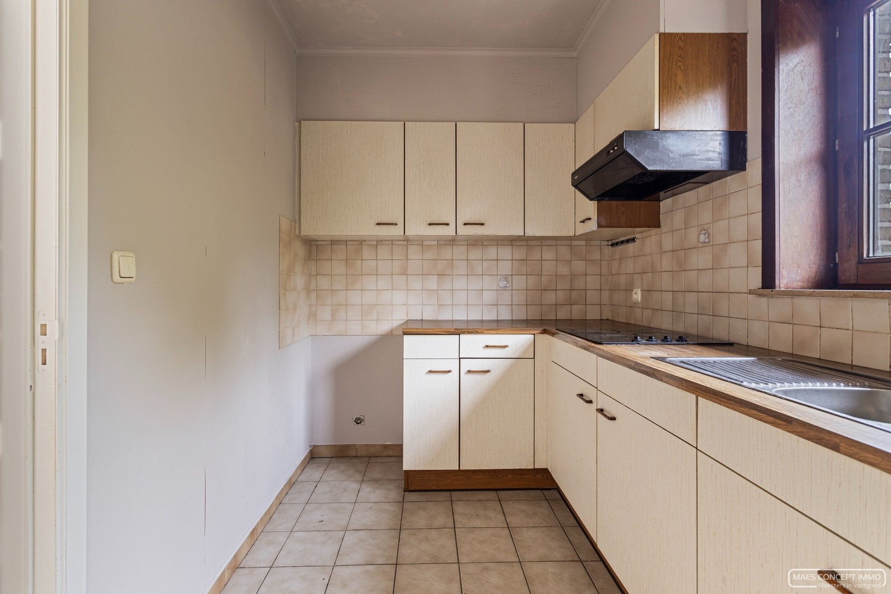 Instapklaar appartement te koop in Harelbeke — topligging vlak bij Kortrijk! foto 6