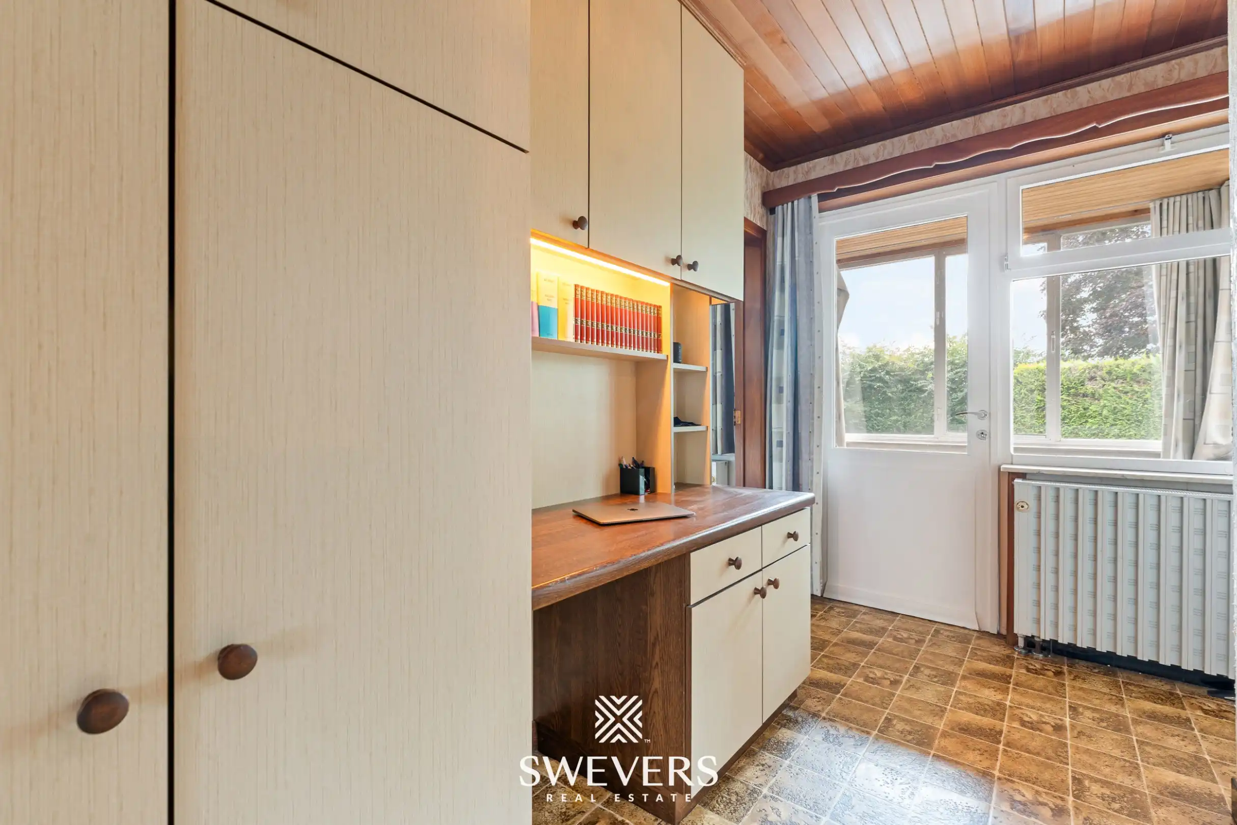 Uitstekend gelegen woning met 4 slaapkamers en mooie tuin foto 13