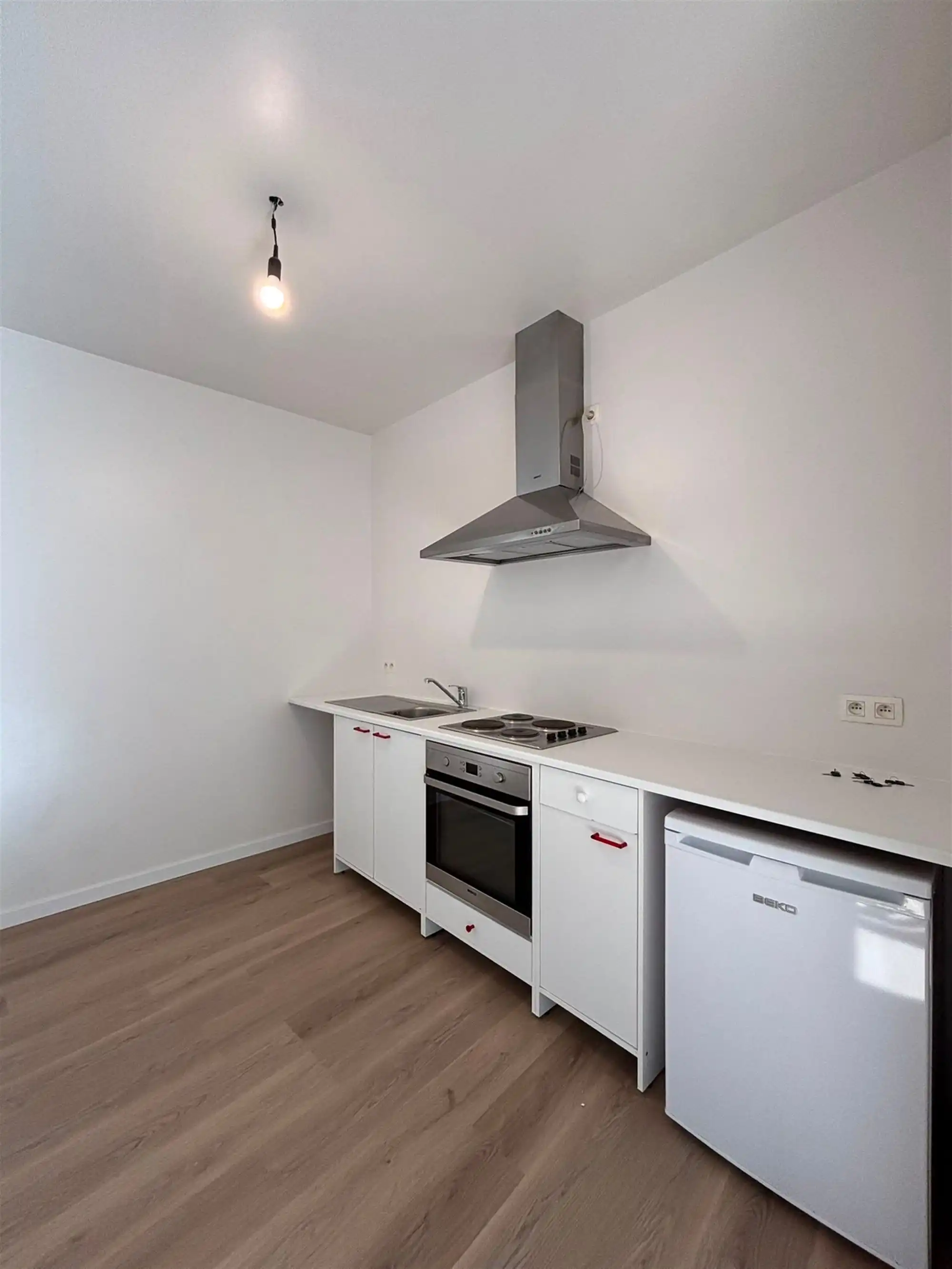 Instapklare gelijkvloerse studio te Antwerpen foto 5