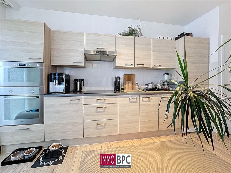 Charmant Twee-Slaapkamer Appartement in Jette foto 6