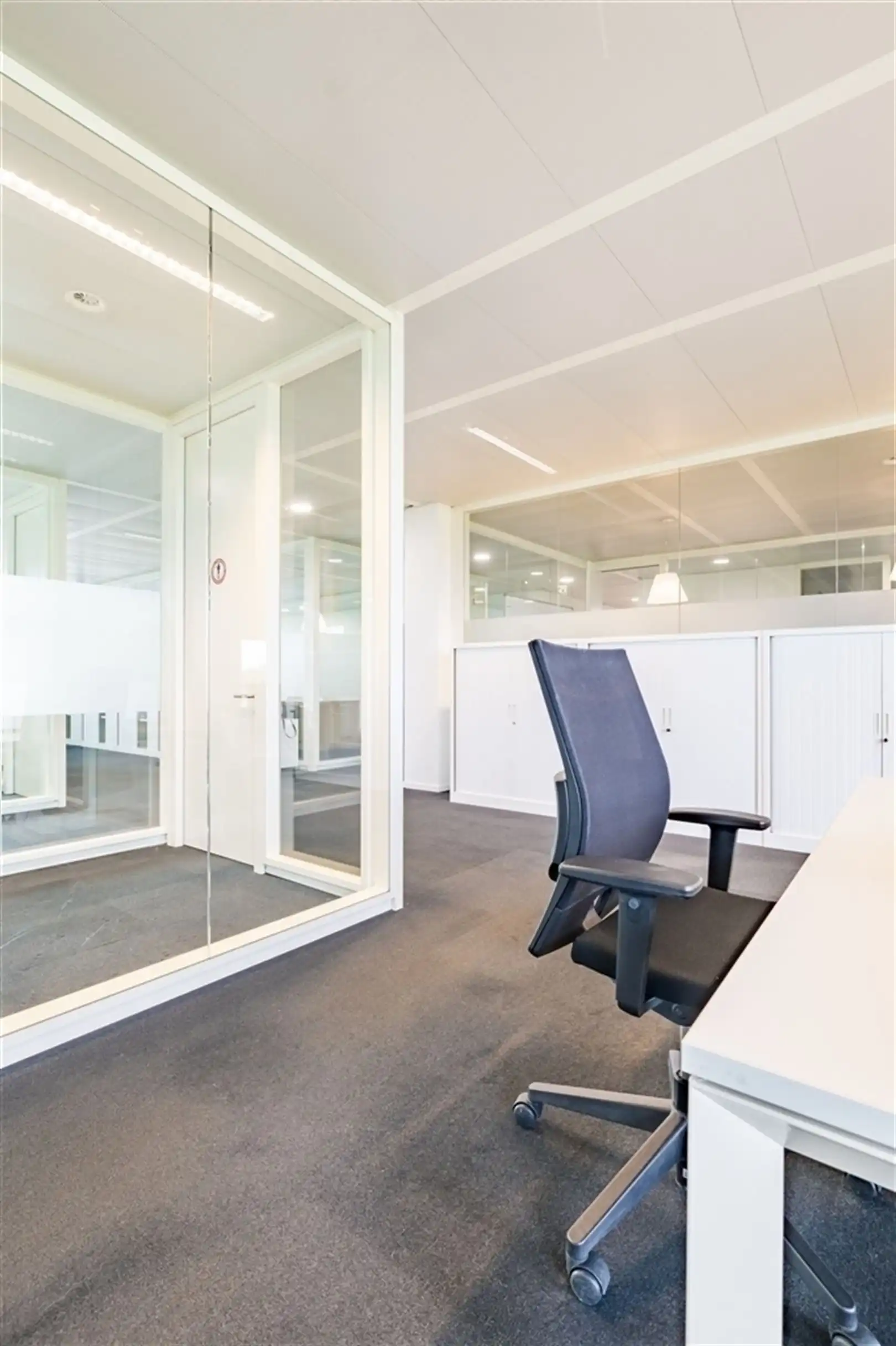 BOUDEWIJNLAAN 30: kantoor van 351m² foto 8