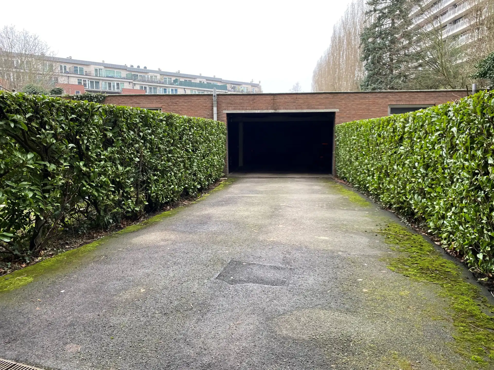 Parkeerplaats binnen nr 41 foto 2