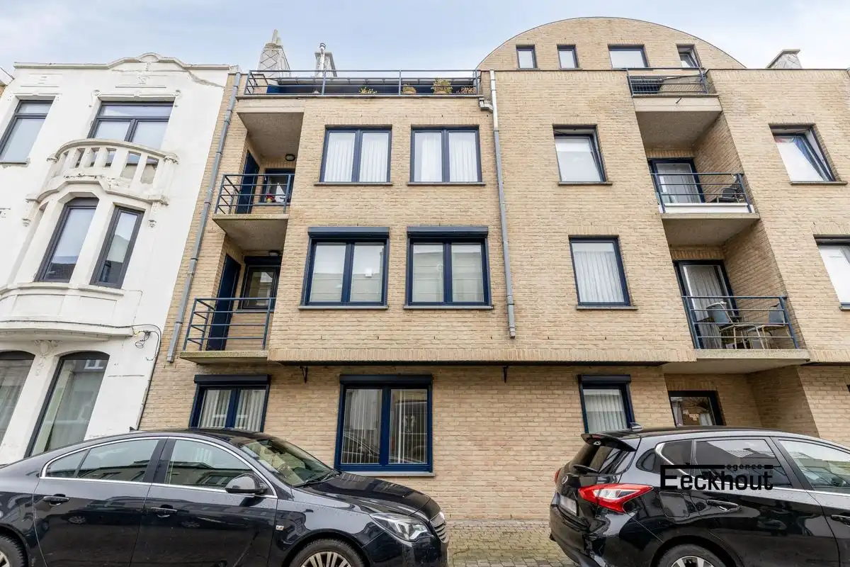 Zeer ruim appartement met 3 slaapkamers, groot terras en achterliggende, royale garagebox! foto 17