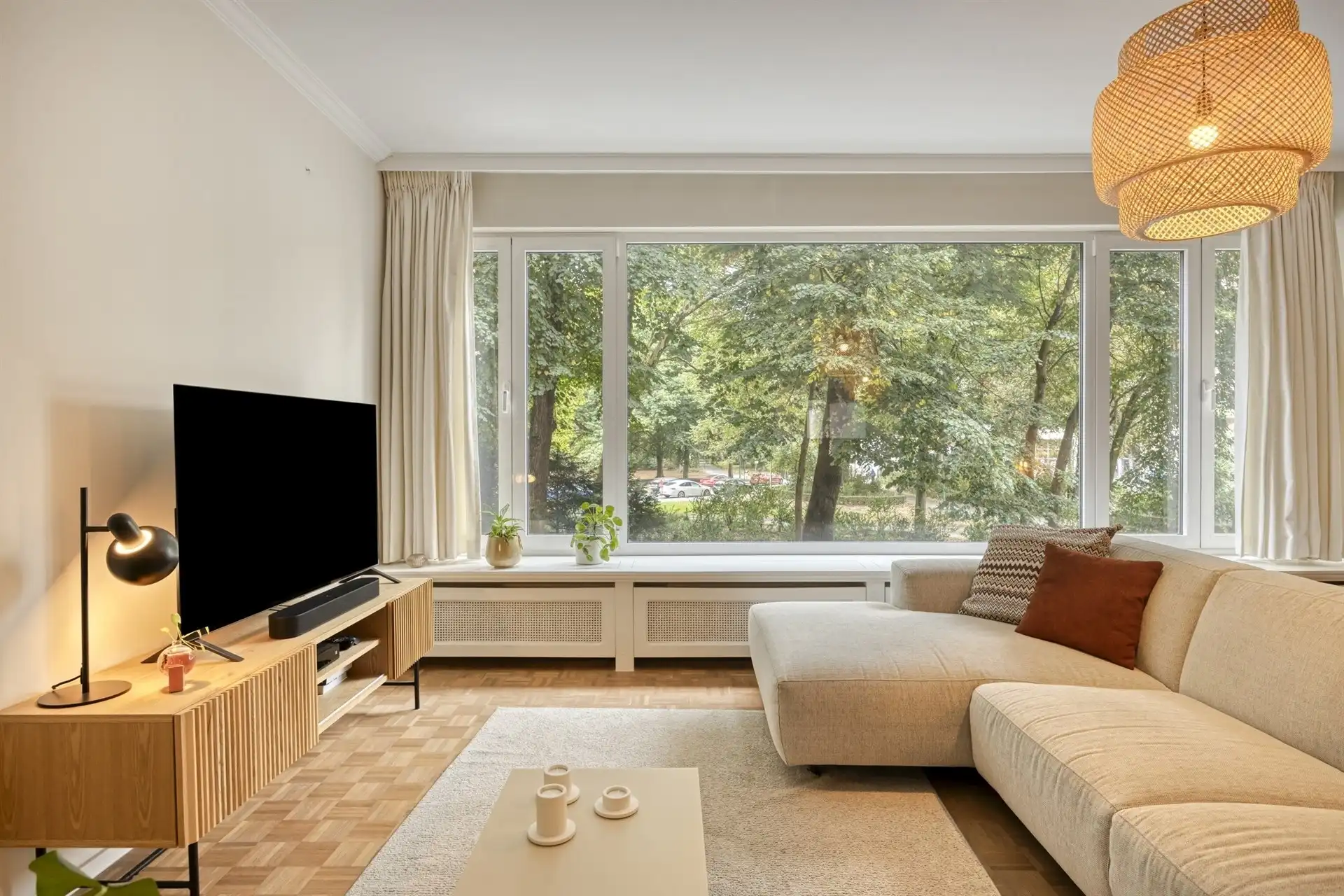 Instapklaar appartement met 2 (mogelijk 3) slaapkamers op toplocatie in Berchem foto 4