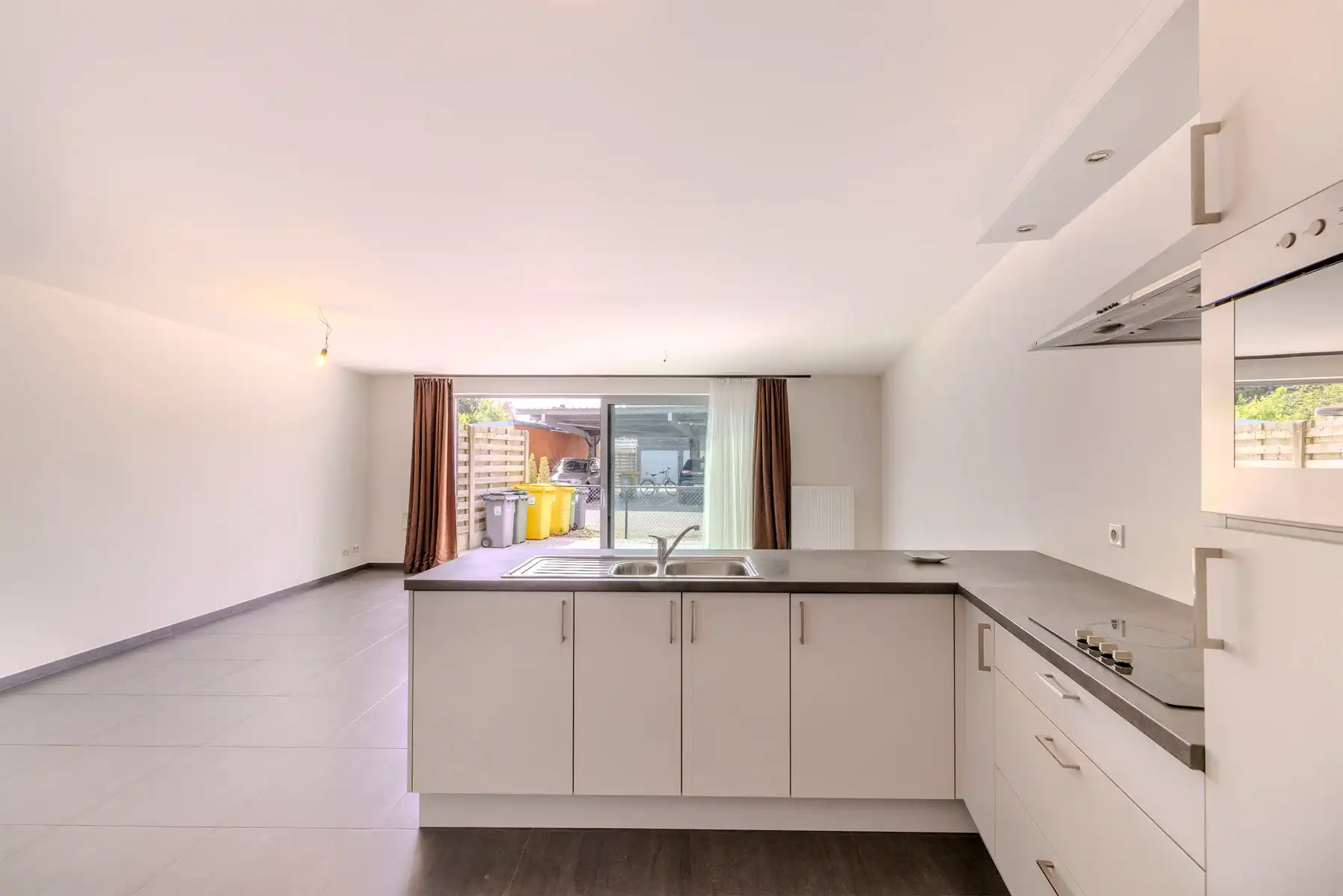Instapklaar gelijkvloers appartement (97 m²) + parkeerplaats foto 7