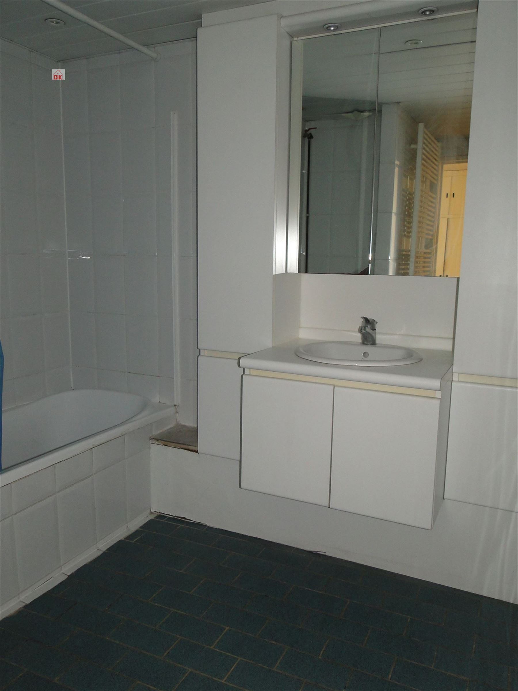 2°verdieping + dubbele autostaanplaats + tuin en berging foto 11