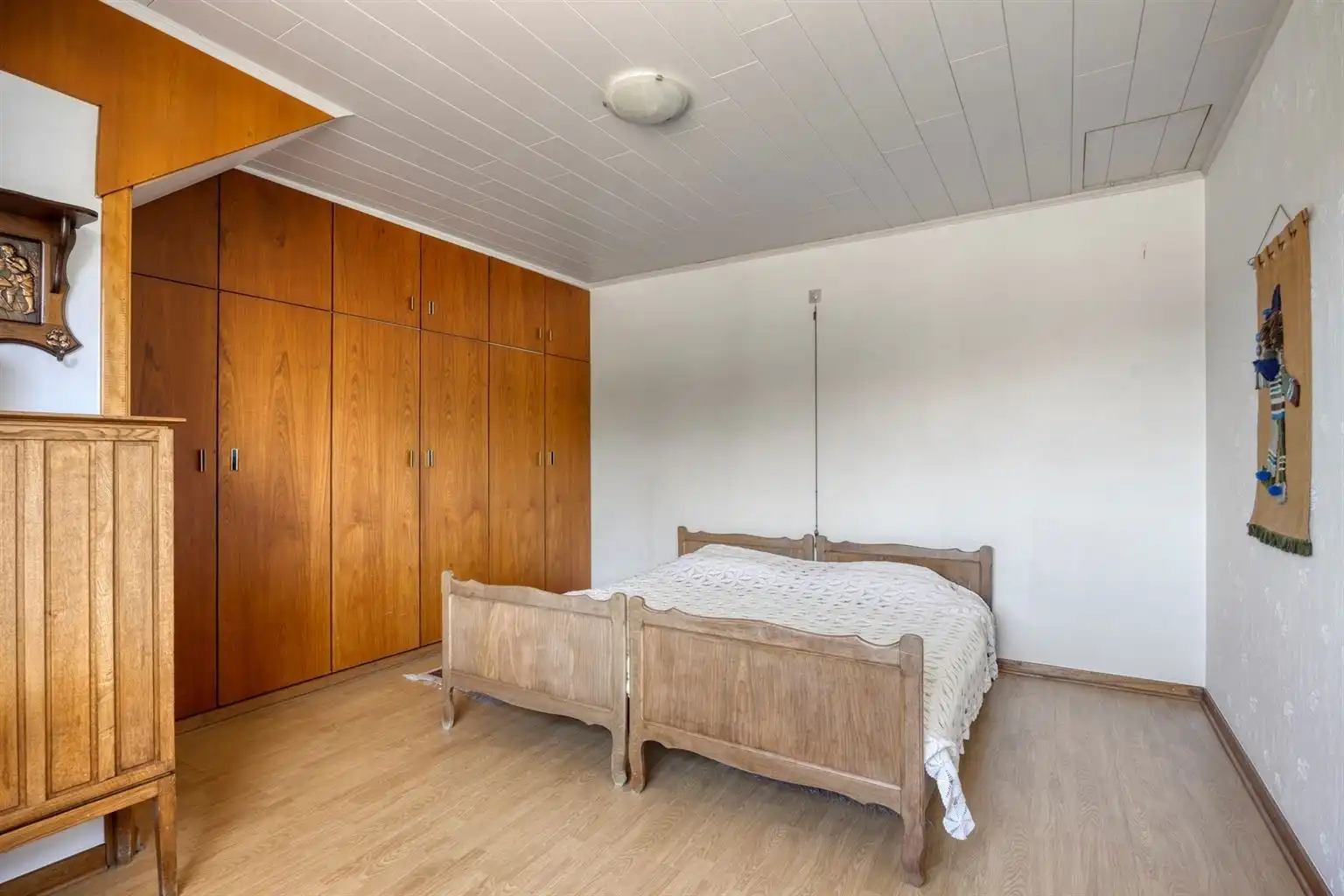 Vrijstaande woning met 4 slaapkamers, ruime tuin en garage op een riant perceel van 9a99ca, rustig gelegen nabij het centrum van Maaseik.  foto 18