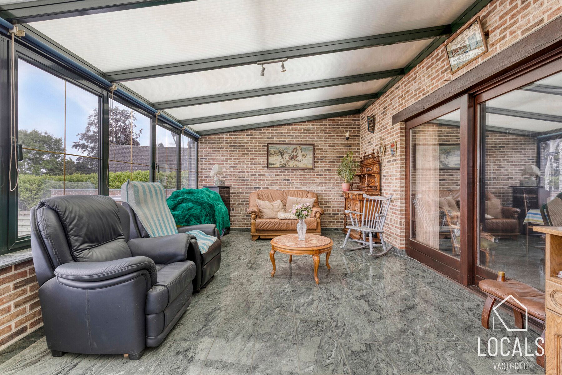 Zeer goed onderhouden ruime open bebouwing te Kerksken foto 3