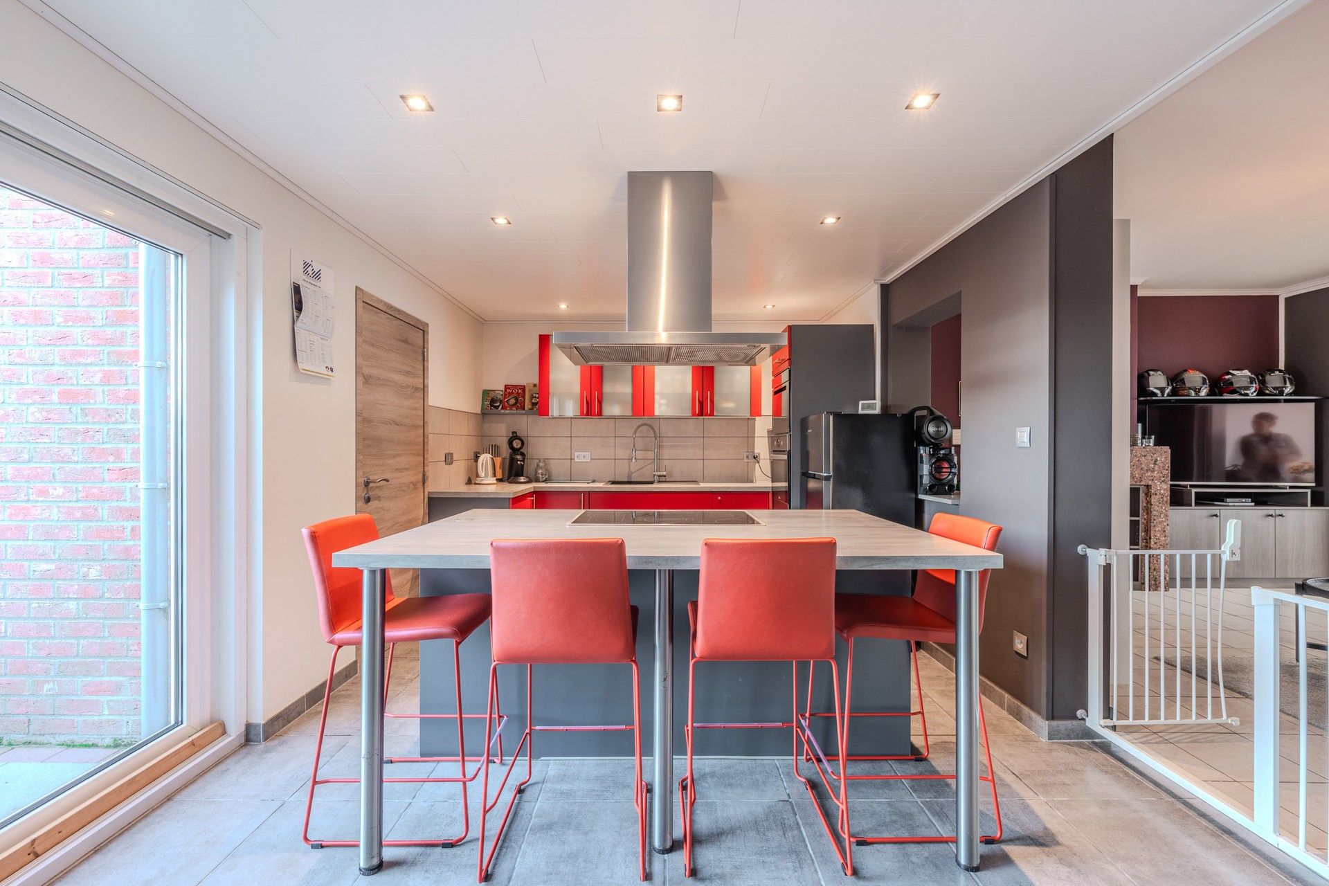 Ruime gezinswoning met garage en tuin in het rustige Pervijze. foto 6