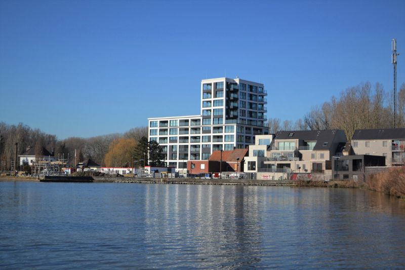 Appartement met 2 slaapkamers en staanplaats foto {{pictureIndex}}