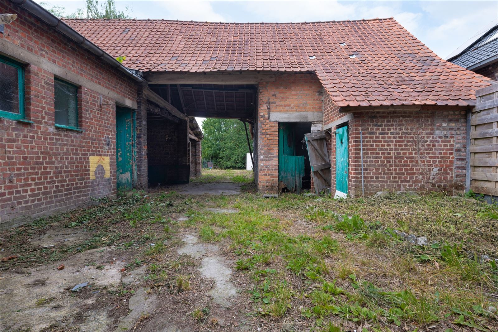 Kasteeldienstwoning te hartje Herzele foto 19