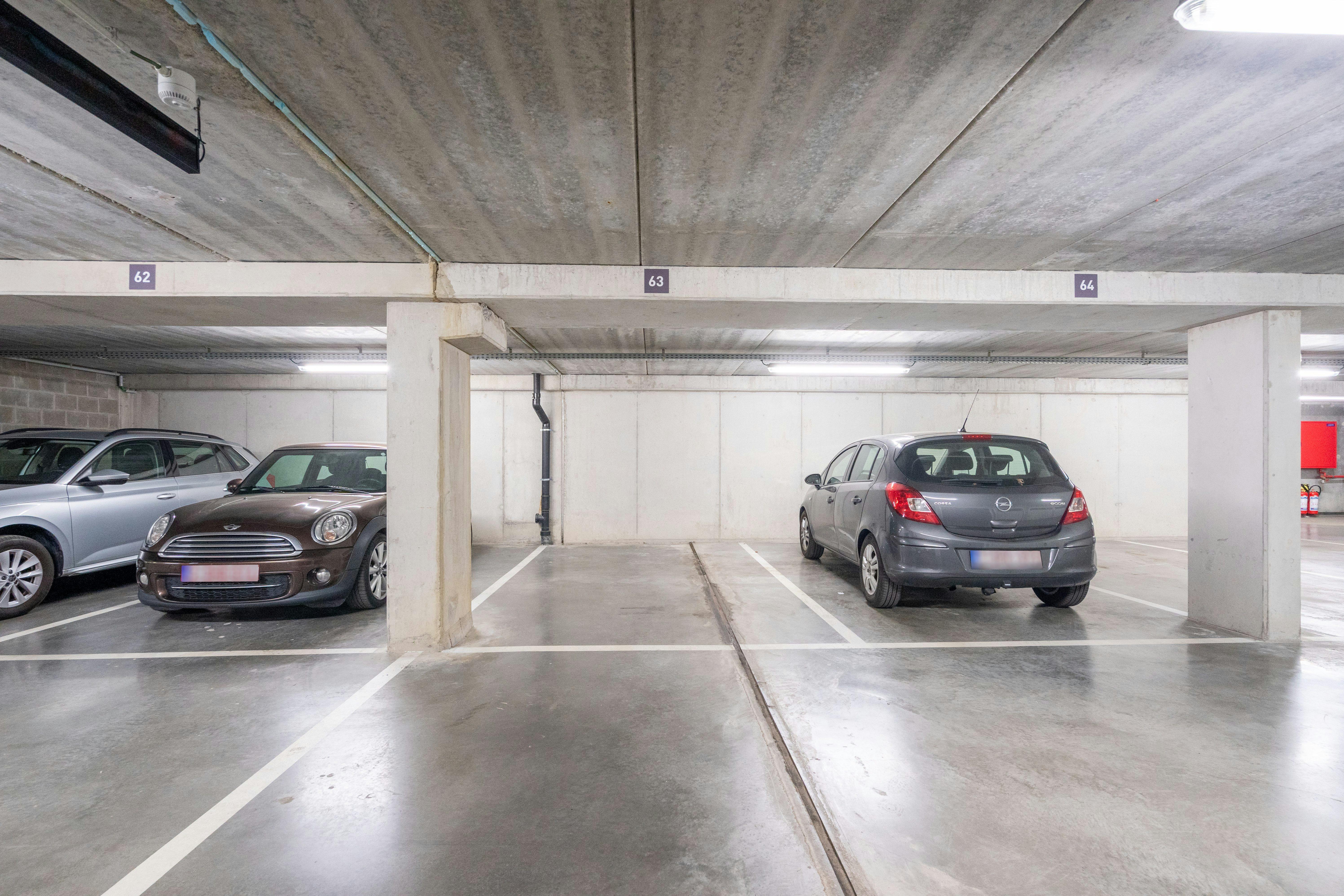 Adembenemend appartement met Leiezicht in hartje Kortrijk foto 12