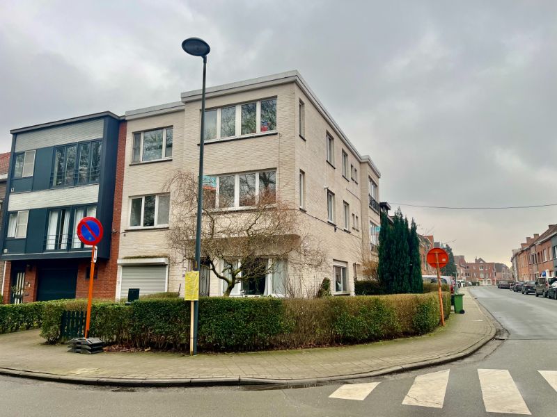 RIJWONING MET TWEE SLAAPKAMERS EN GARAGE TE HUUR IN GENTBRUGGE foto 10