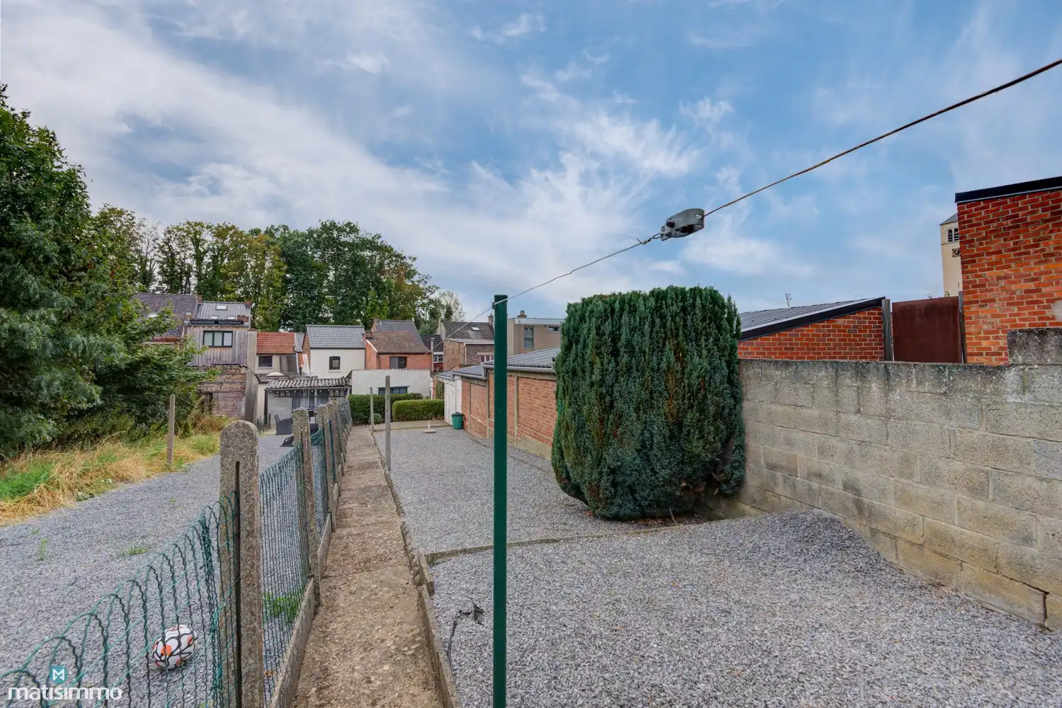 EENGEZINSWONING MET 2 SLAAPKAMERS, RUIME TUIN EN MOGELIJKHEID TOT EXTRA SLAAPKAMER NABIJ HET CENTRUM VAN TONGEREN foto 31
