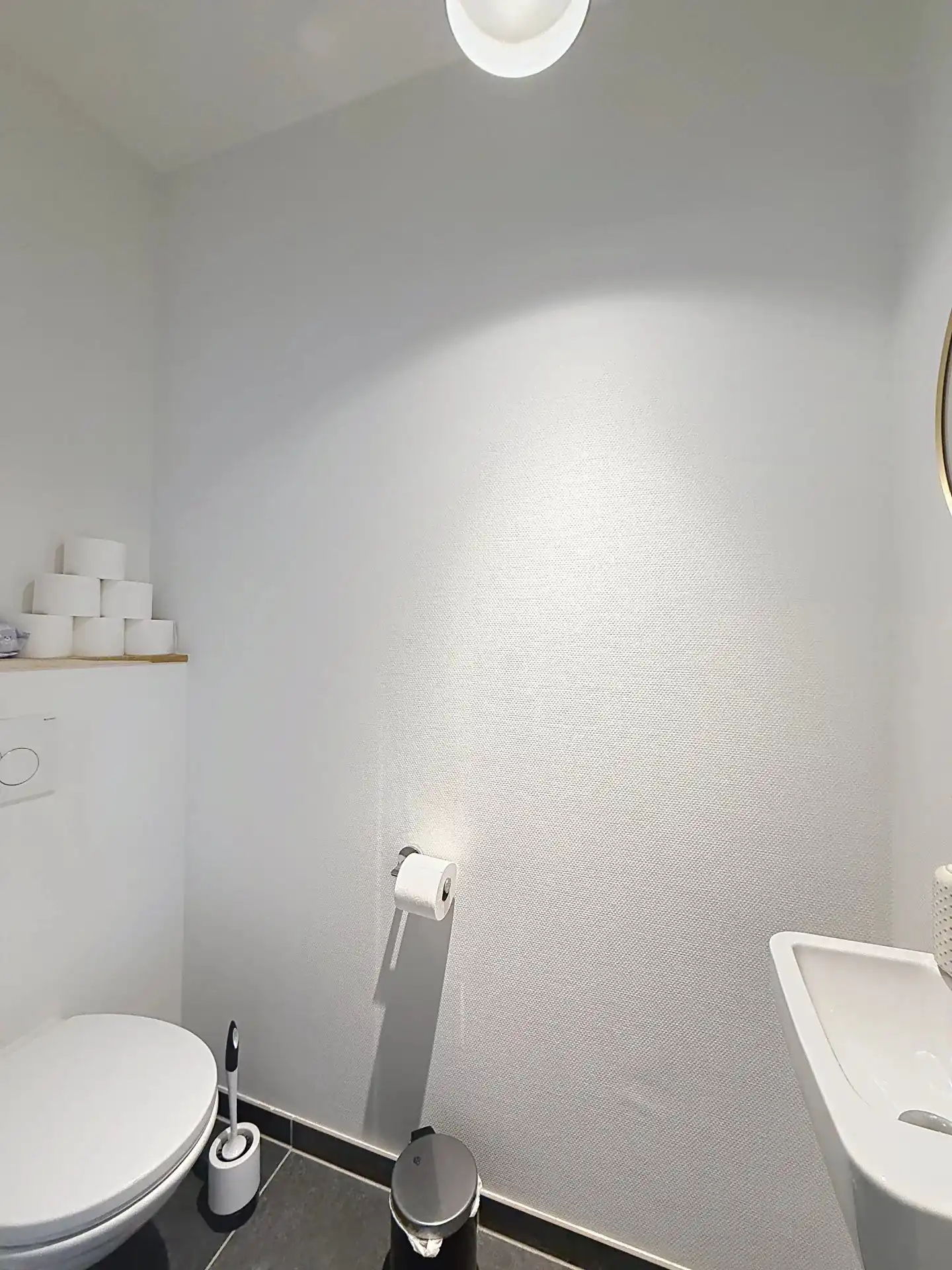 Modern appartement met 2 slaapkamers, terras en 2 ondergrondse staanplaatsen. foto 3