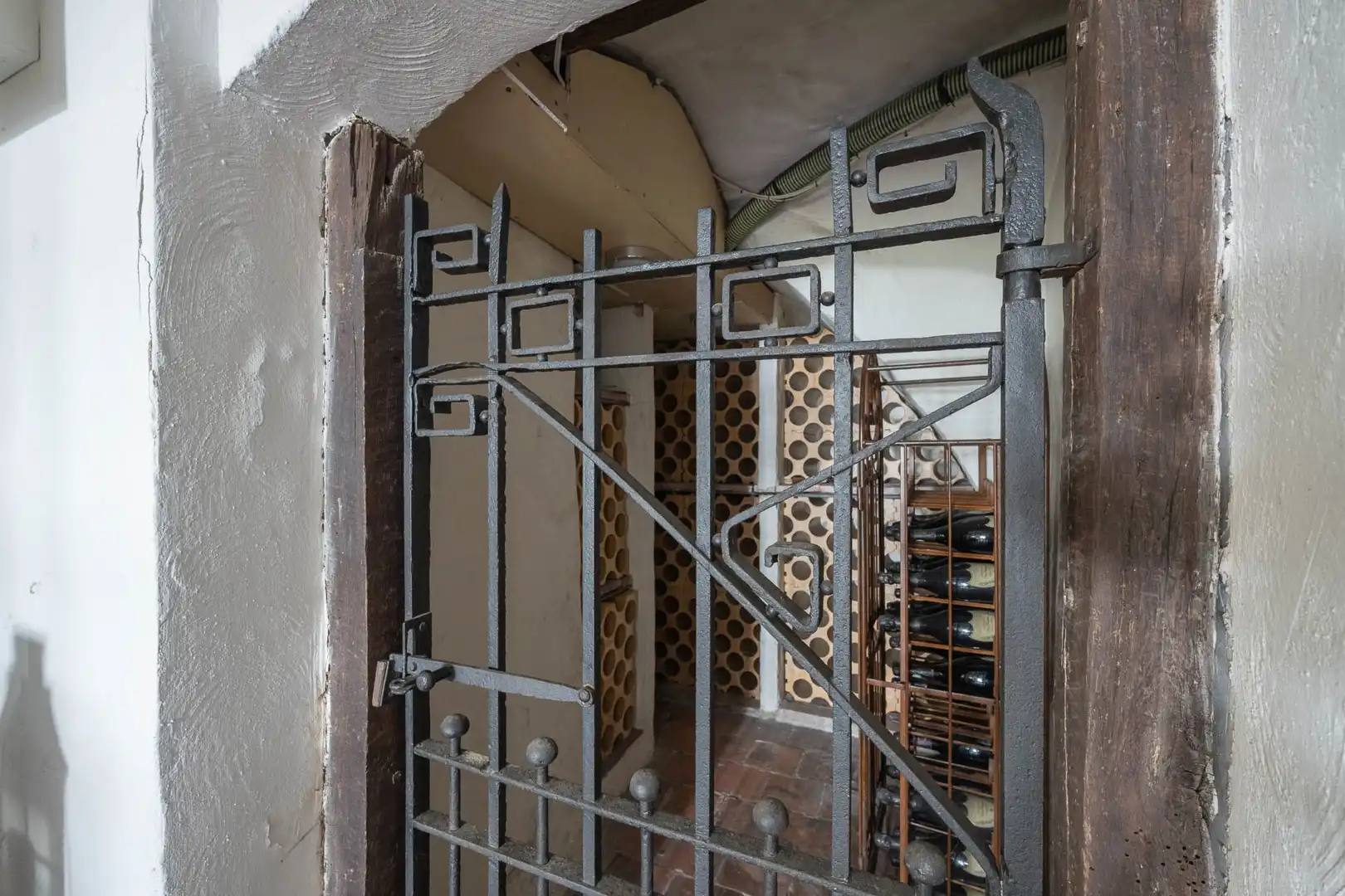Monumentaal gerestaureerd herenhuis aan de Brugse Reien foto 41