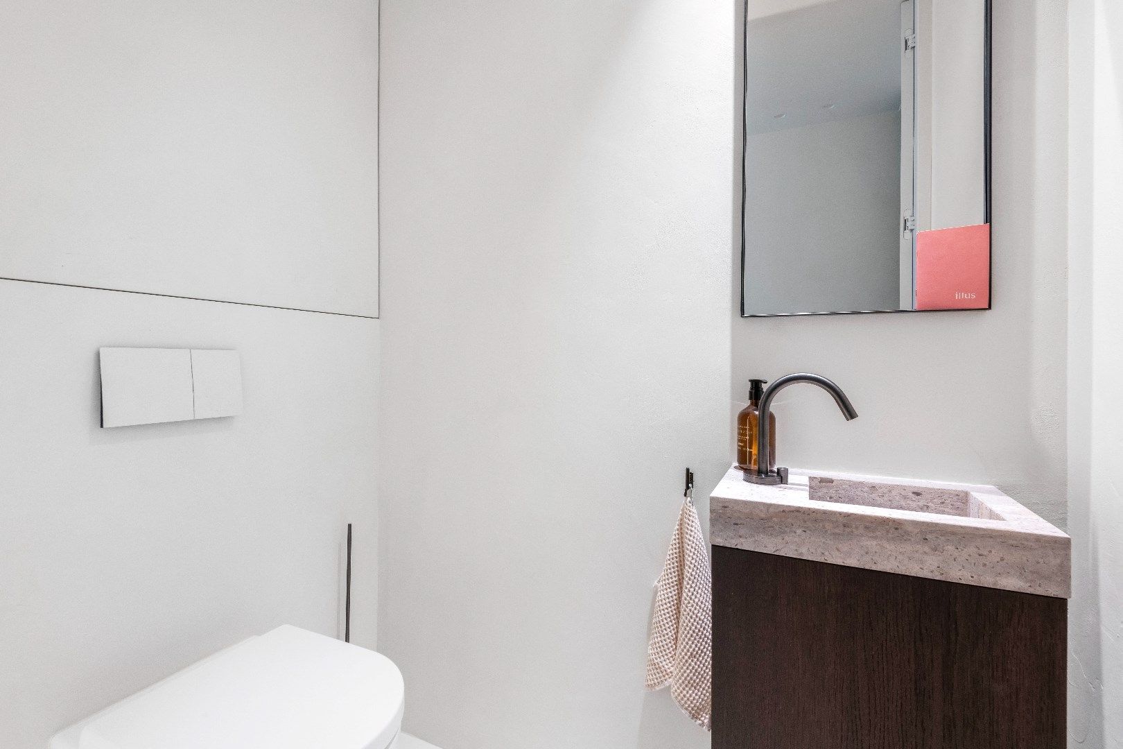 Hoogstaand afgewerkt appartement  met open zicht gelegen vlakbij de Dumortierlaan en op een steenworp van de Zeedijk.   foto 16