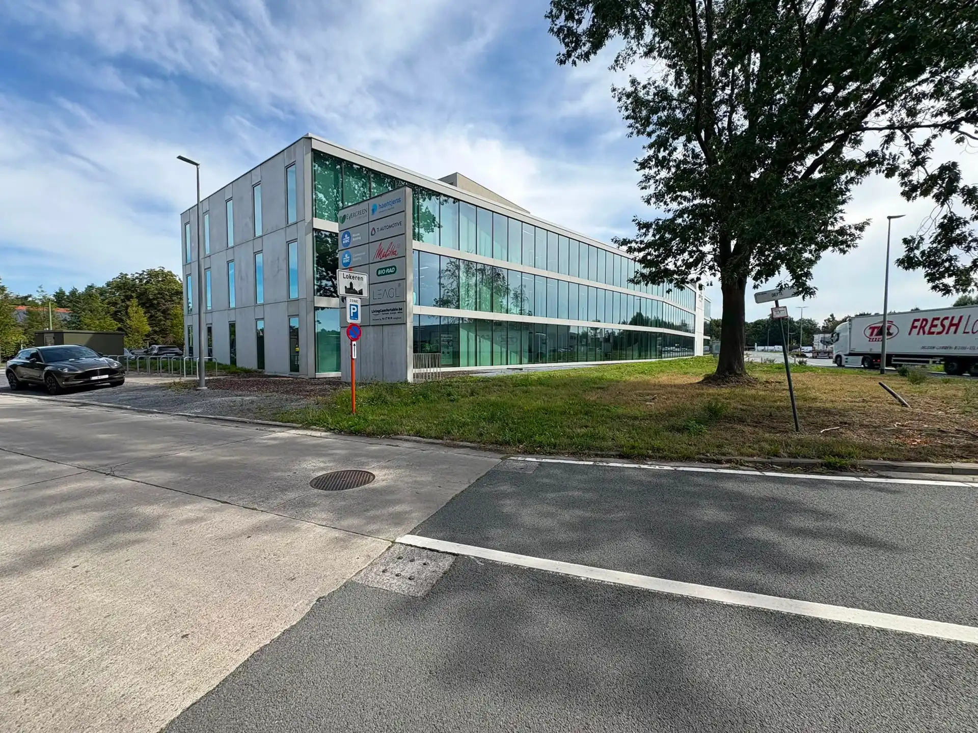 Moderne kantoorruimte 445 m² op toplocatie E17 in Lokeren foto 7