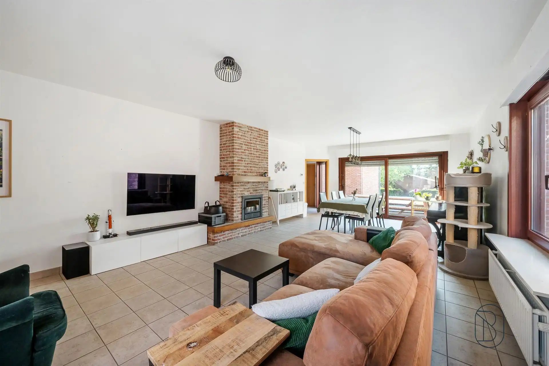 Instapklare woning met grote aangename tuin.  foto 6