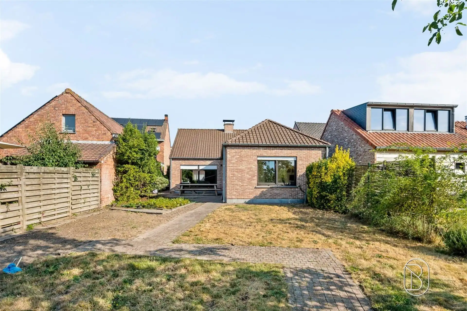 Instapklare woning met grote aangename tuin.  foto 10