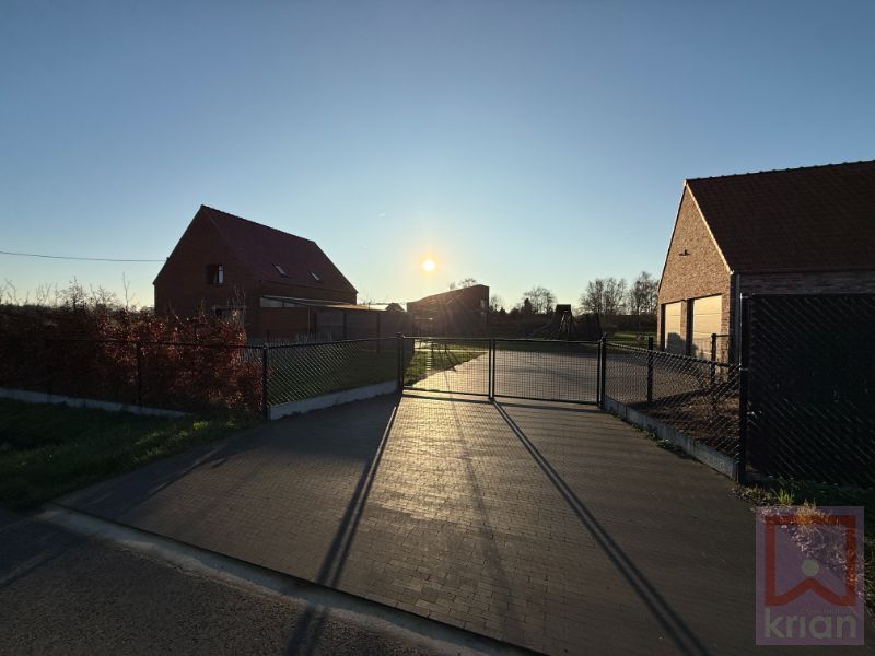 Gerenoveerde vrijstaande woning op 2880m²! foto 2