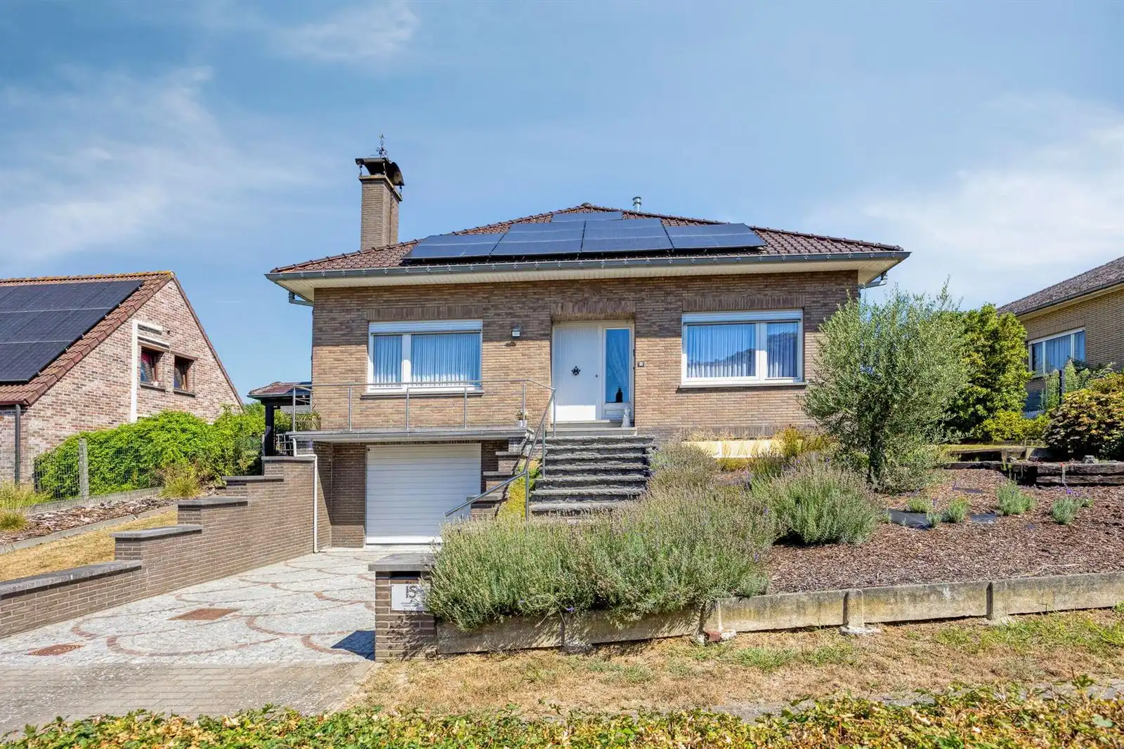 Vrijstaande woning met 2 slaapkamers en tuin  foto {{pictureIndex}}
